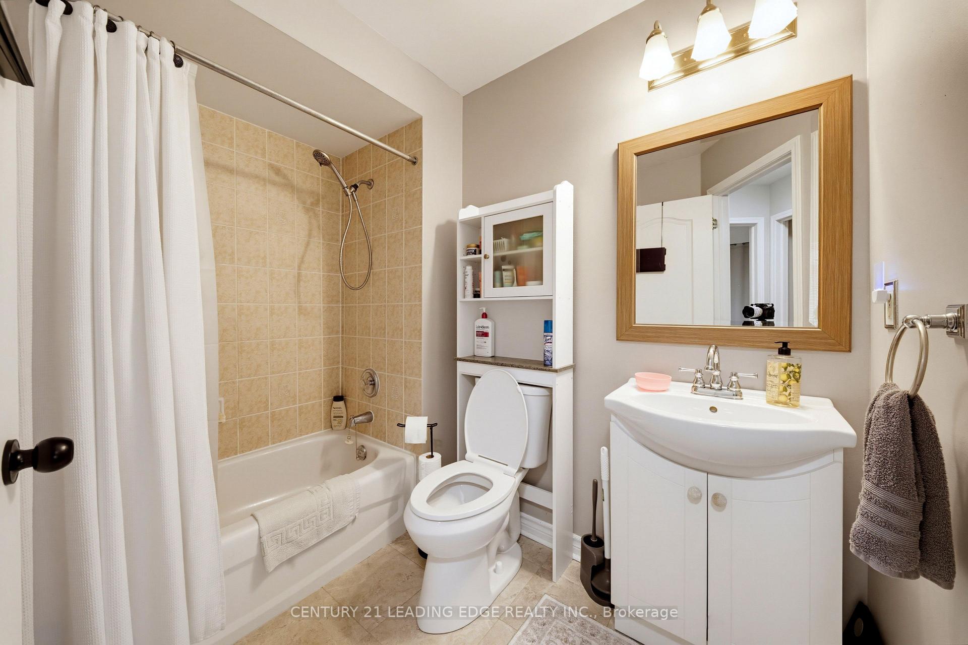 Photo 37 of 10 Dodds Square, Clarington, Bowmanville — HOMEH