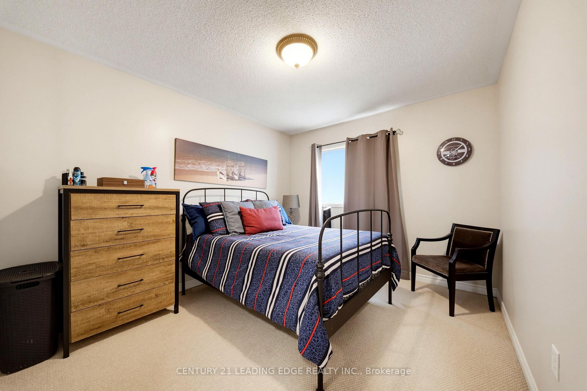 Photo 39 of 10 Dodds Square, Clarington, Bowmanville — HOMEH