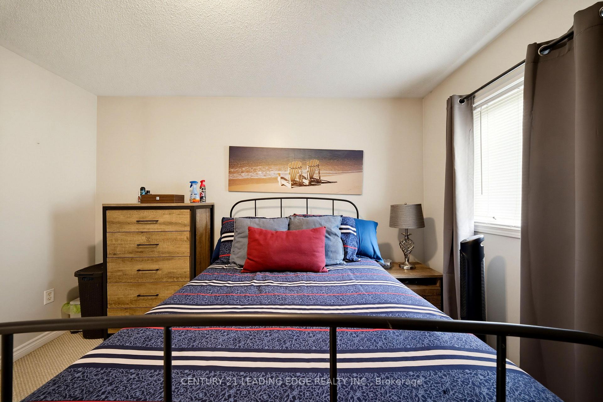 Photo 41 of 10 Dodds Square, Clarington, Bowmanville — HOMEH
