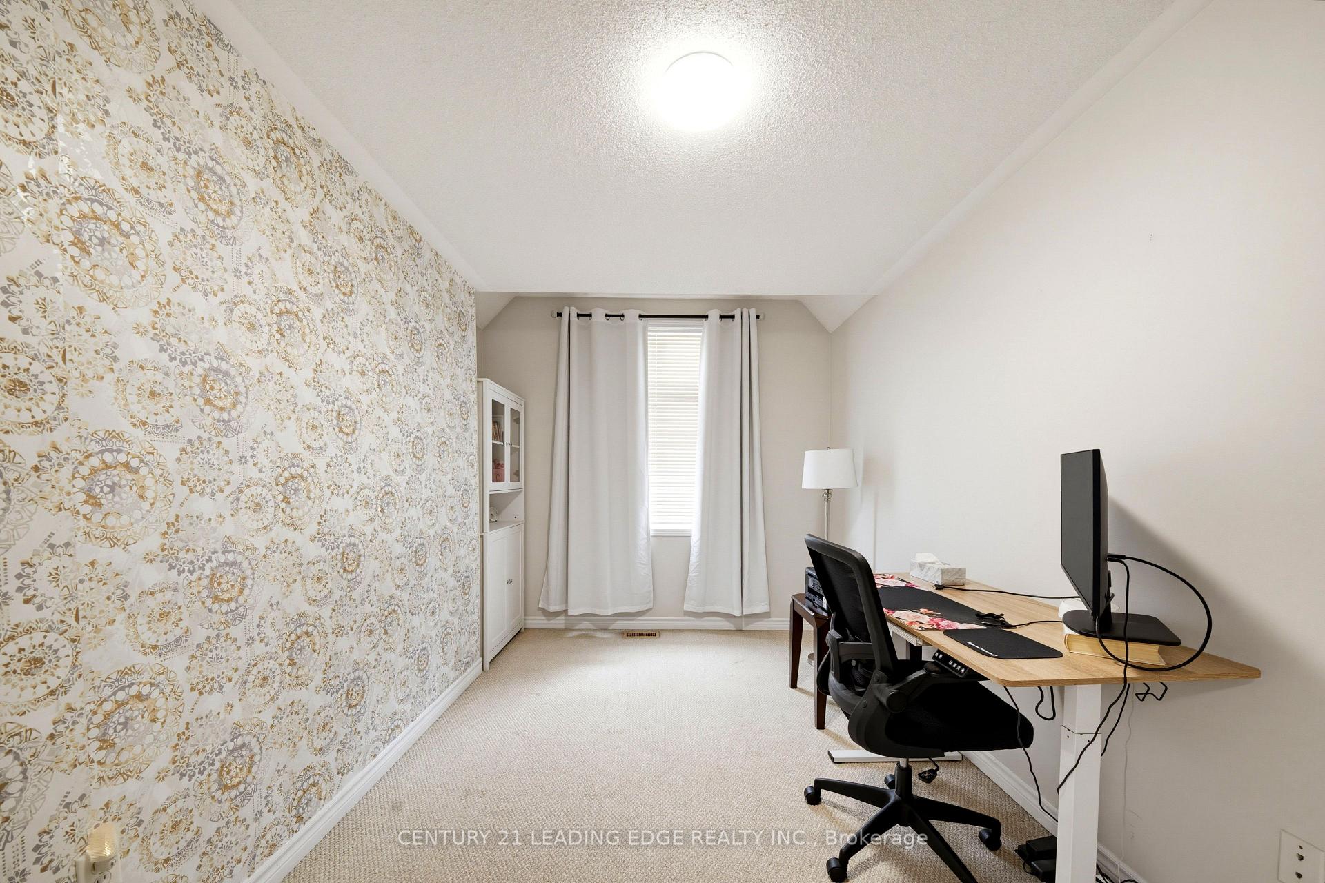 Photo 42 of 10 Dodds Square, Clarington, Bowmanville — HOMEH