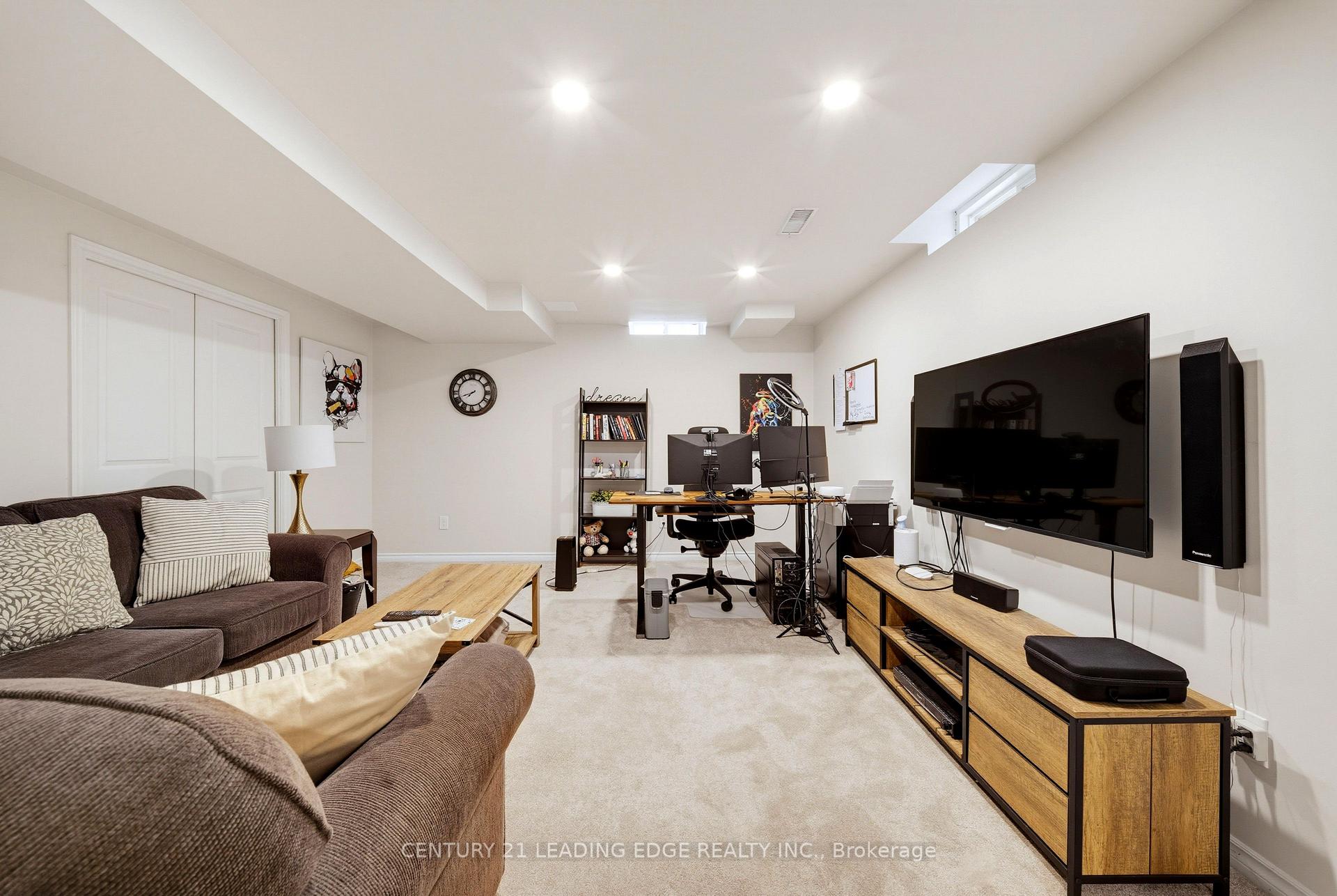 Photo 46 of 10 Dodds Square, Clarington, Bowmanville — HOMEH