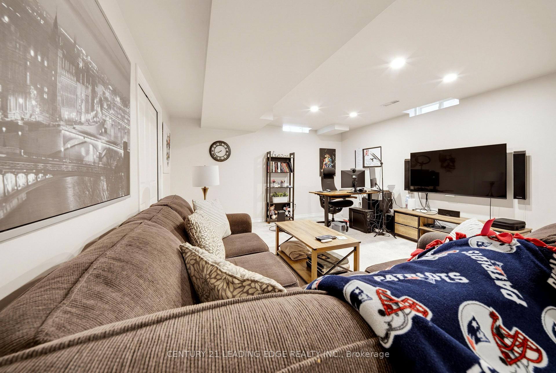 Photo 49 of 10 Dodds Square, Clarington, Bowmanville — HOMEH