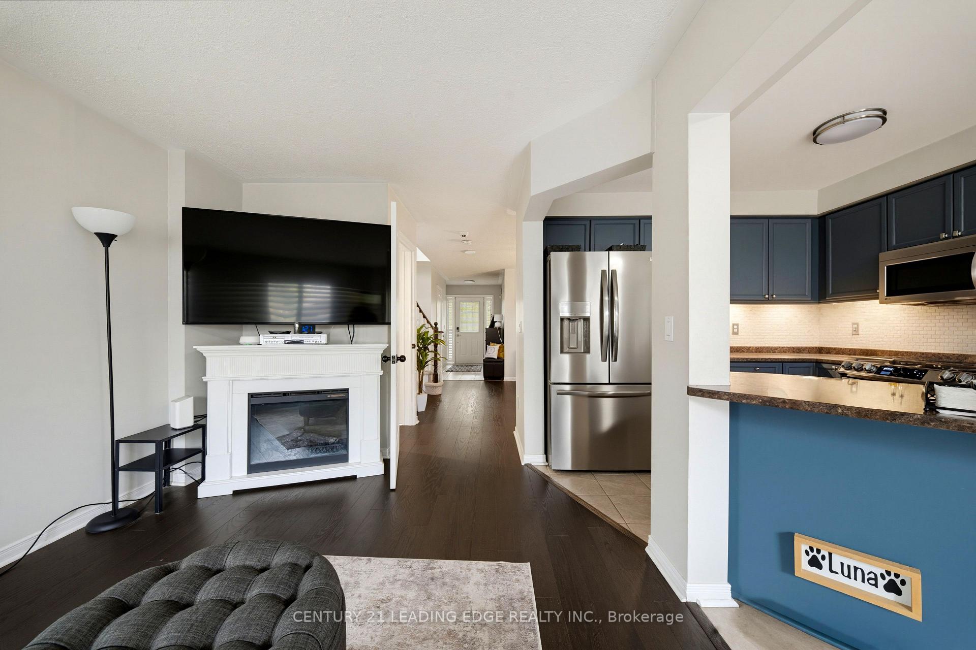 Photo 15 of 10 Dodds Square, Clarington, Bowmanville — HOMEH