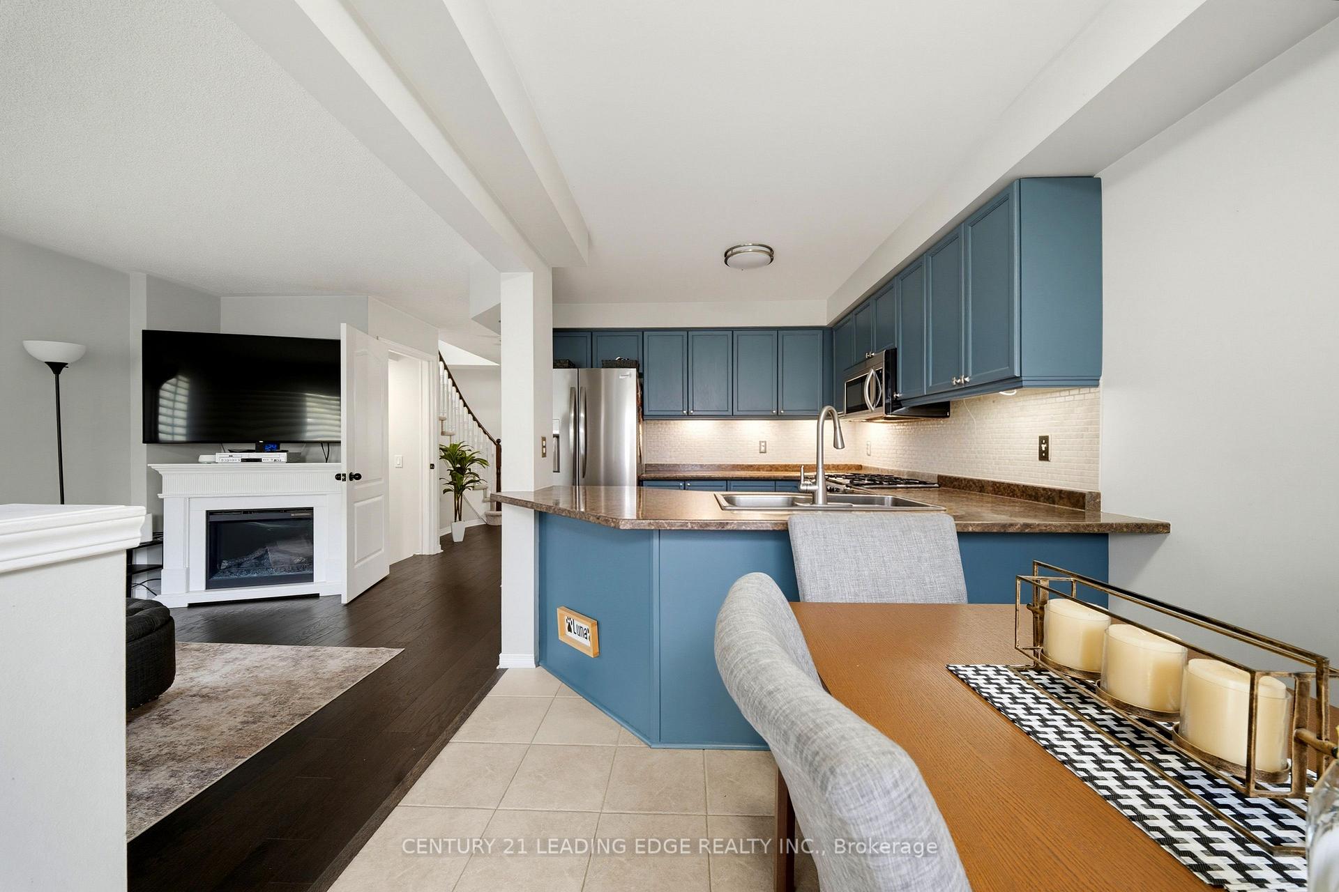 Photo 17 of 10 Dodds Square, Clarington, Bowmanville — HOMEH