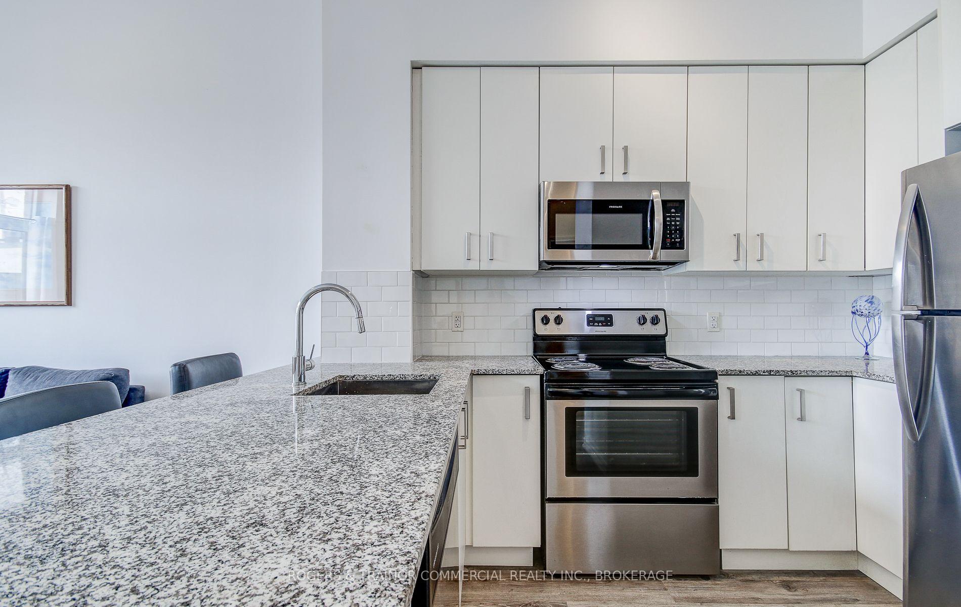 Photo 12 of Unit 109, 11611 Yonge Street, Richmond Hill, Jefferson — HOMEH