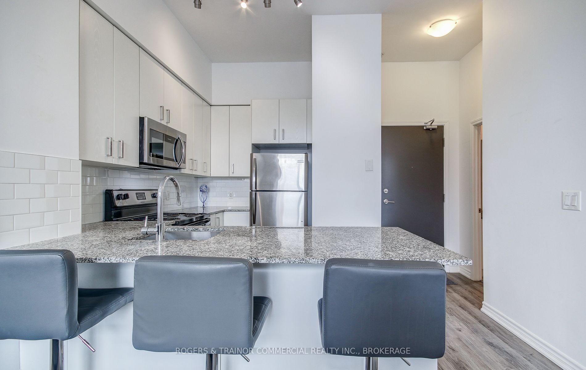 Photo 16 of Unit 109, 11611 Yonge Street, Richmond Hill, Jefferson — HOMEH