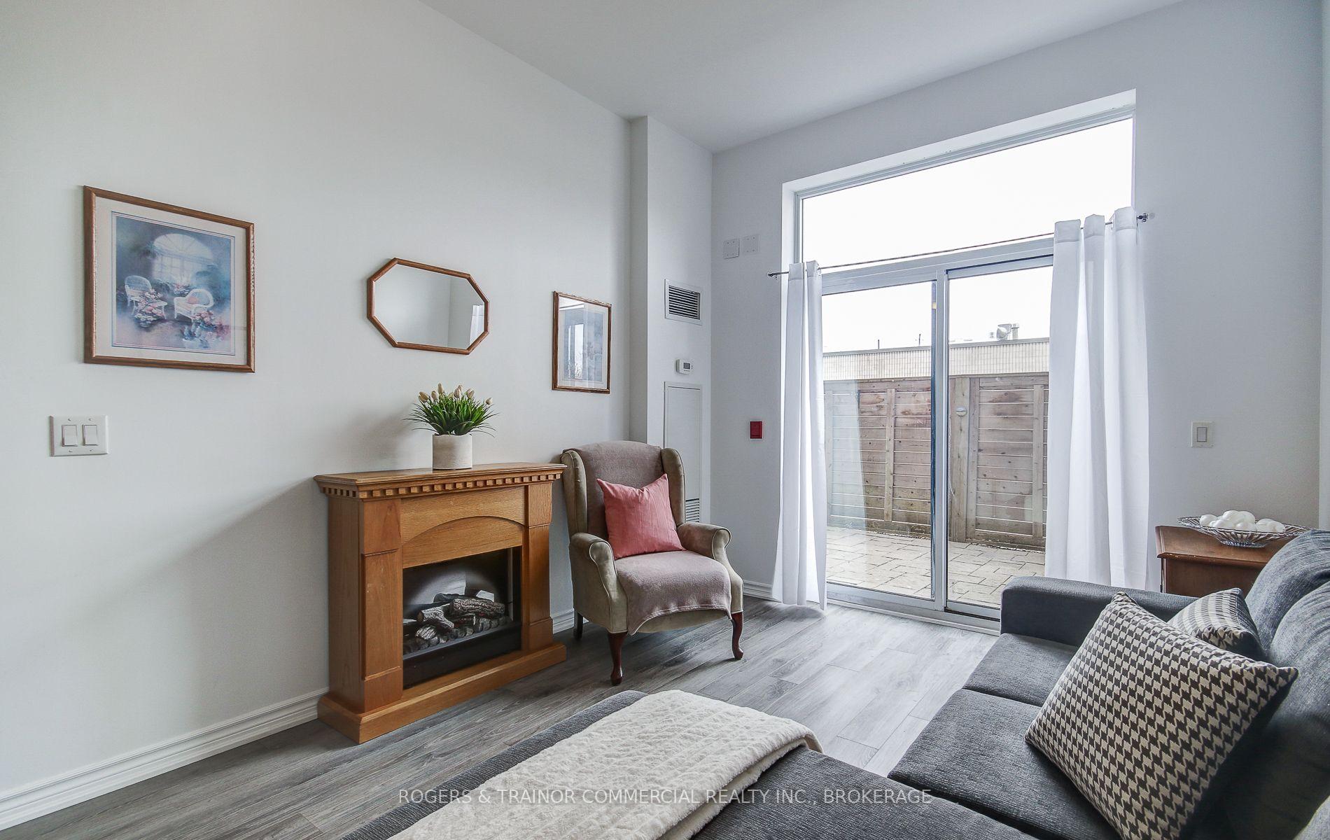 Photo 18 of Unit 109, 11611 Yonge Street, Richmond Hill, Jefferson — HOMEH