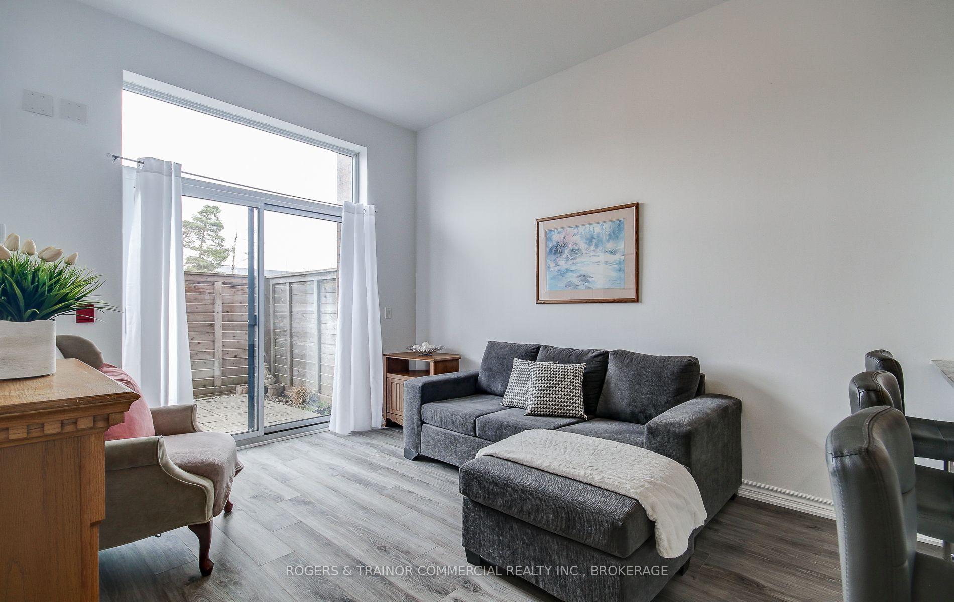 Photo 19 of Unit 109, 11611 Yonge Street, Richmond Hill, Jefferson — HOMEH