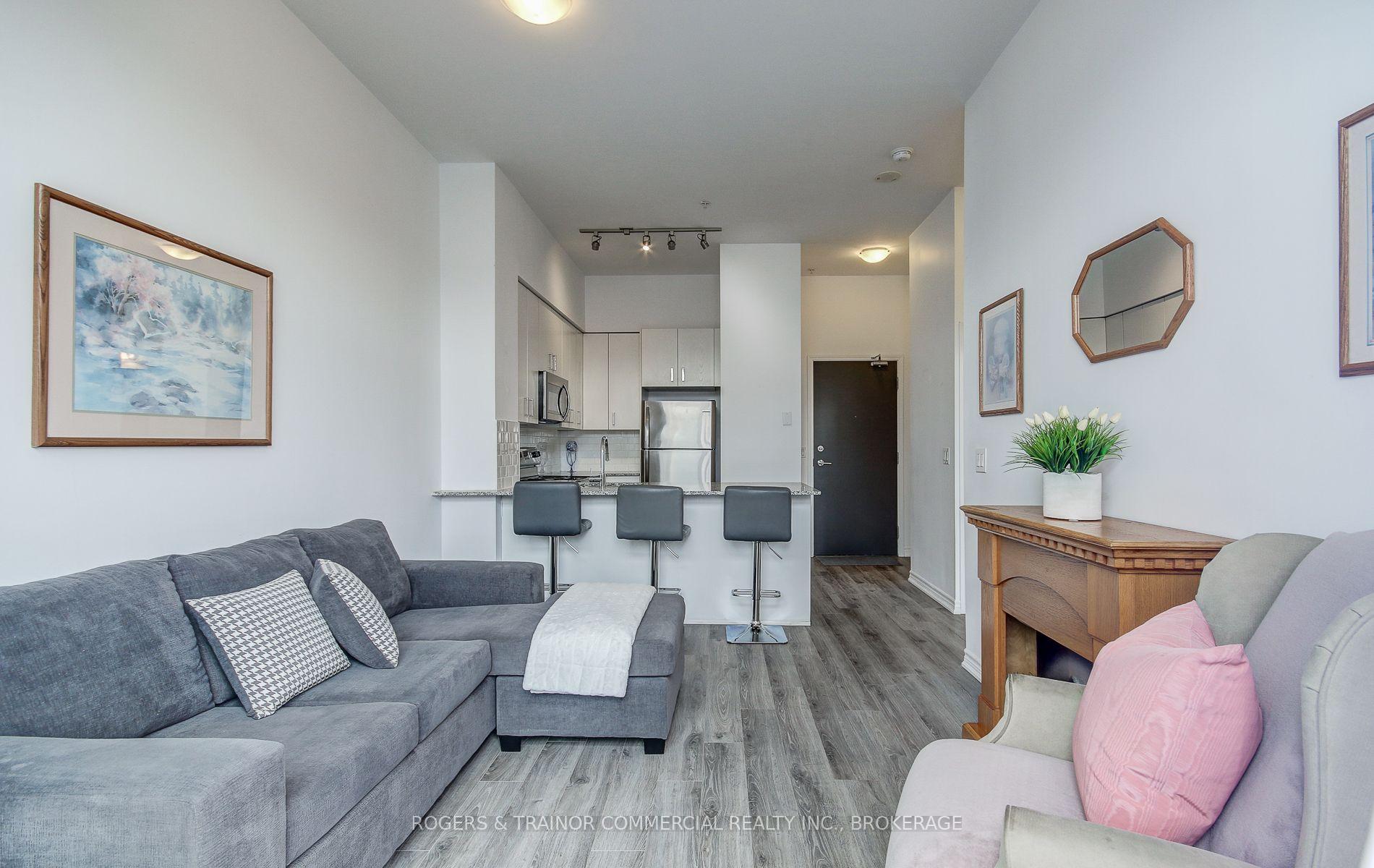 Photo 20 of Unit 109, 11611 Yonge Street, Richmond Hill, Jefferson — HOMEH
