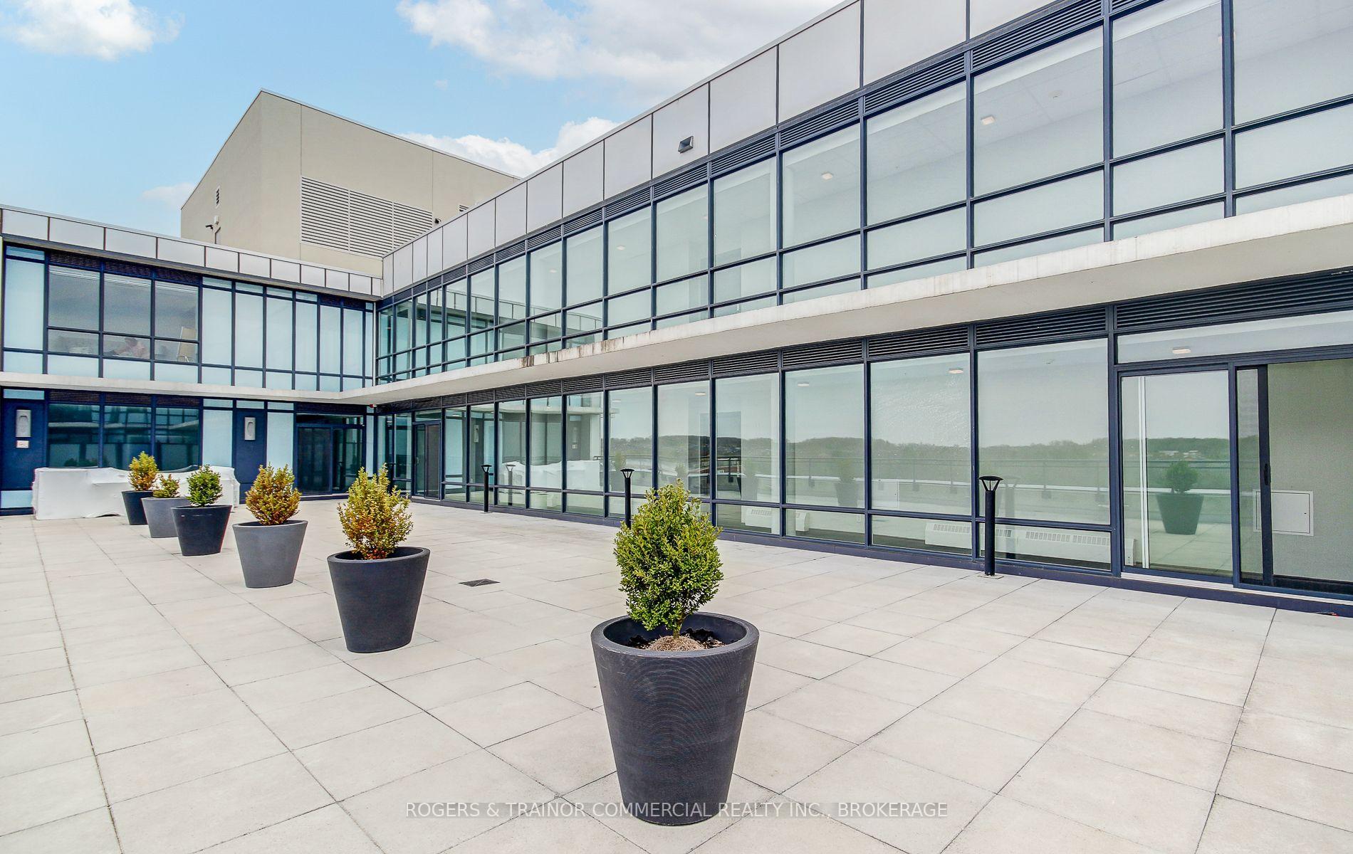 Photo 32 of Unit 109, 11611 Yonge Street, Richmond Hill, Jefferson — HOMEH