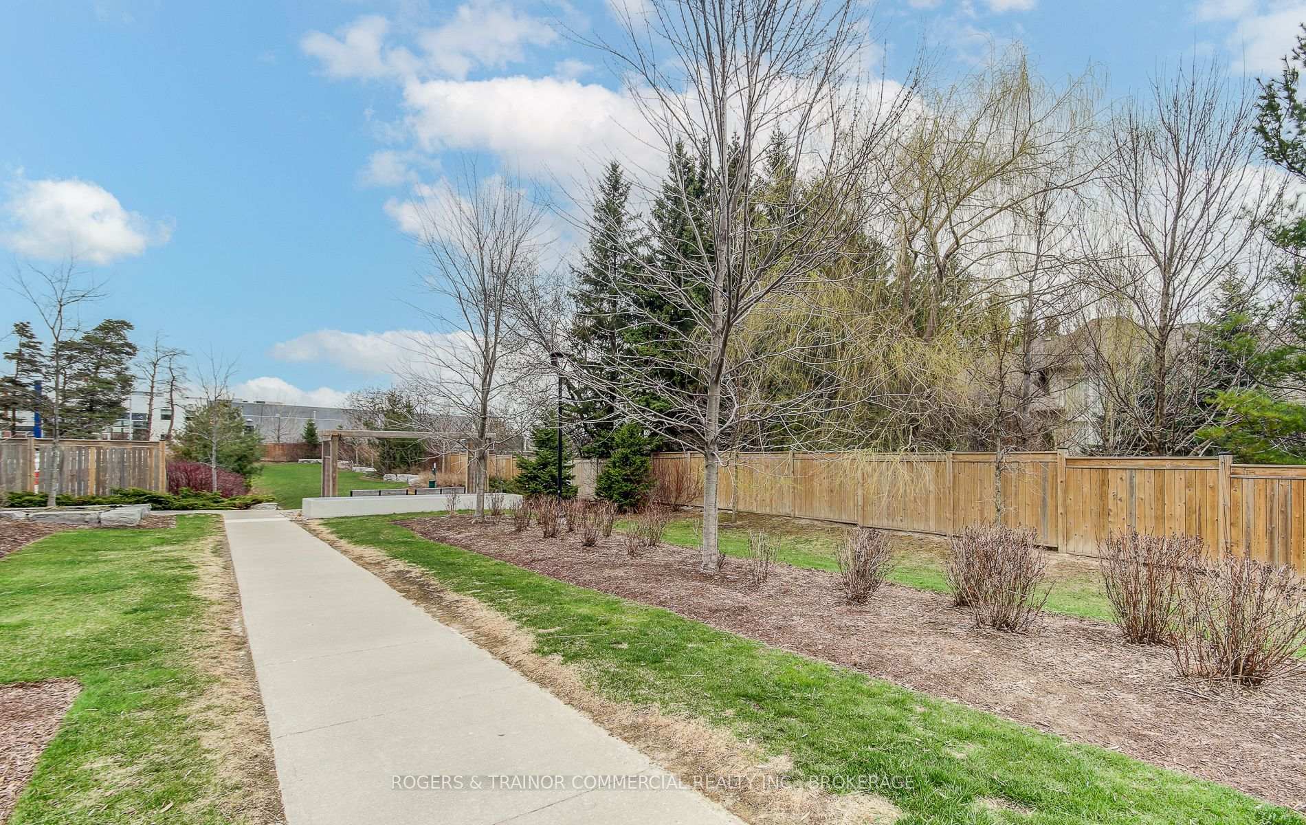 Photo 35 of Unit 109, 11611 Yonge Street, Richmond Hill, Jefferson — HOMEH