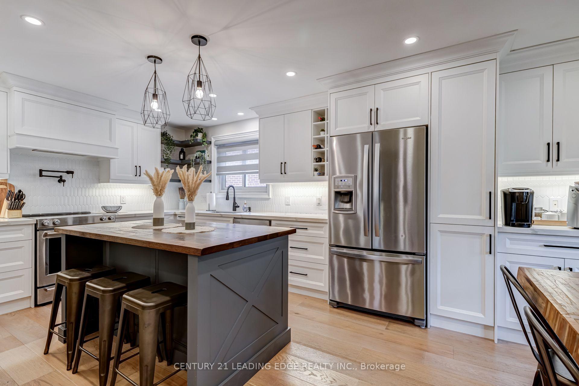 Photo 1 of 5 Mountbatten Road, Etobicoke, Humber Heights — HOMEH