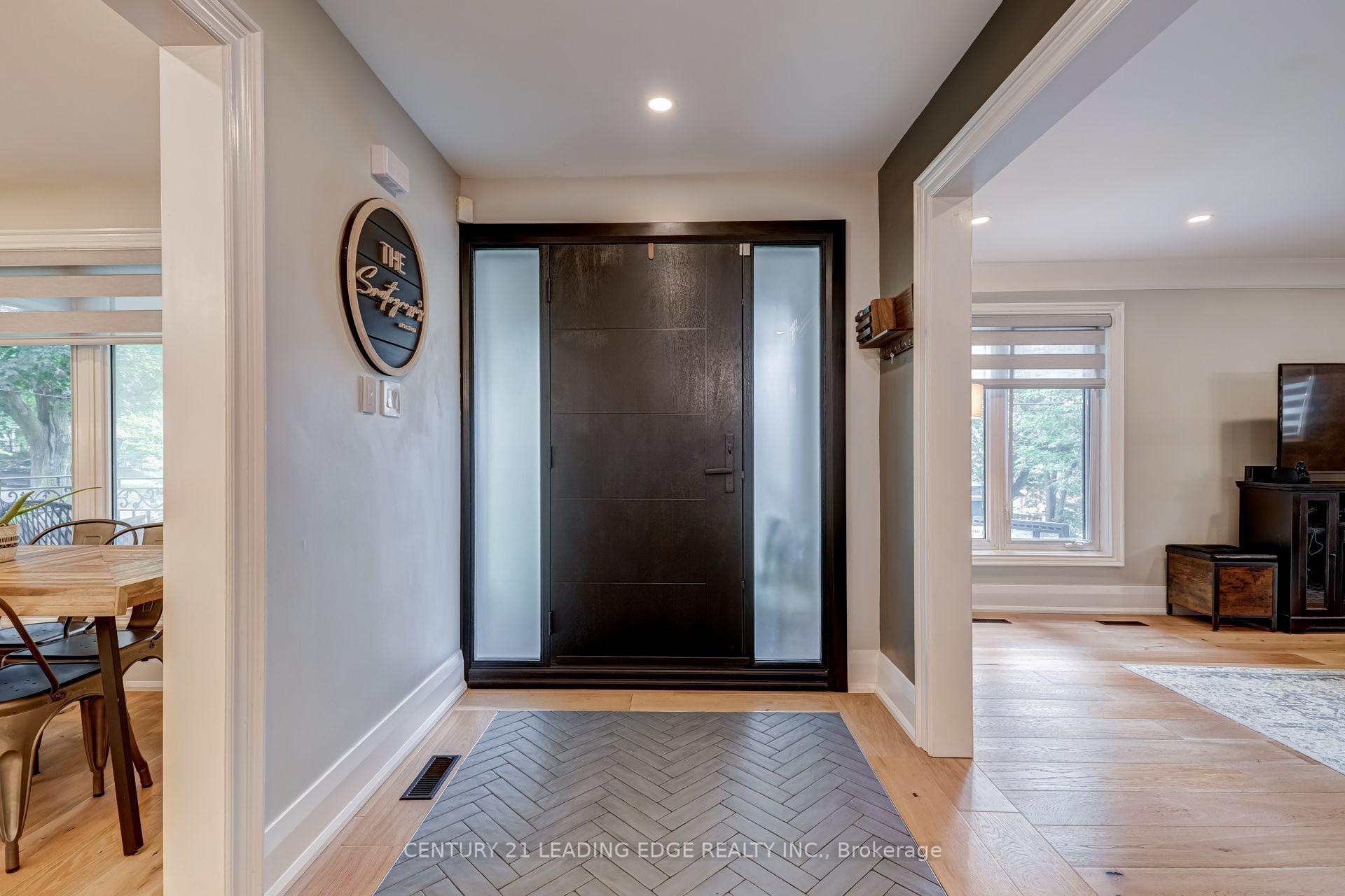 Photo 4 of 5 Mountbatten Road, Etobicoke, Humber Heights — HOMEH