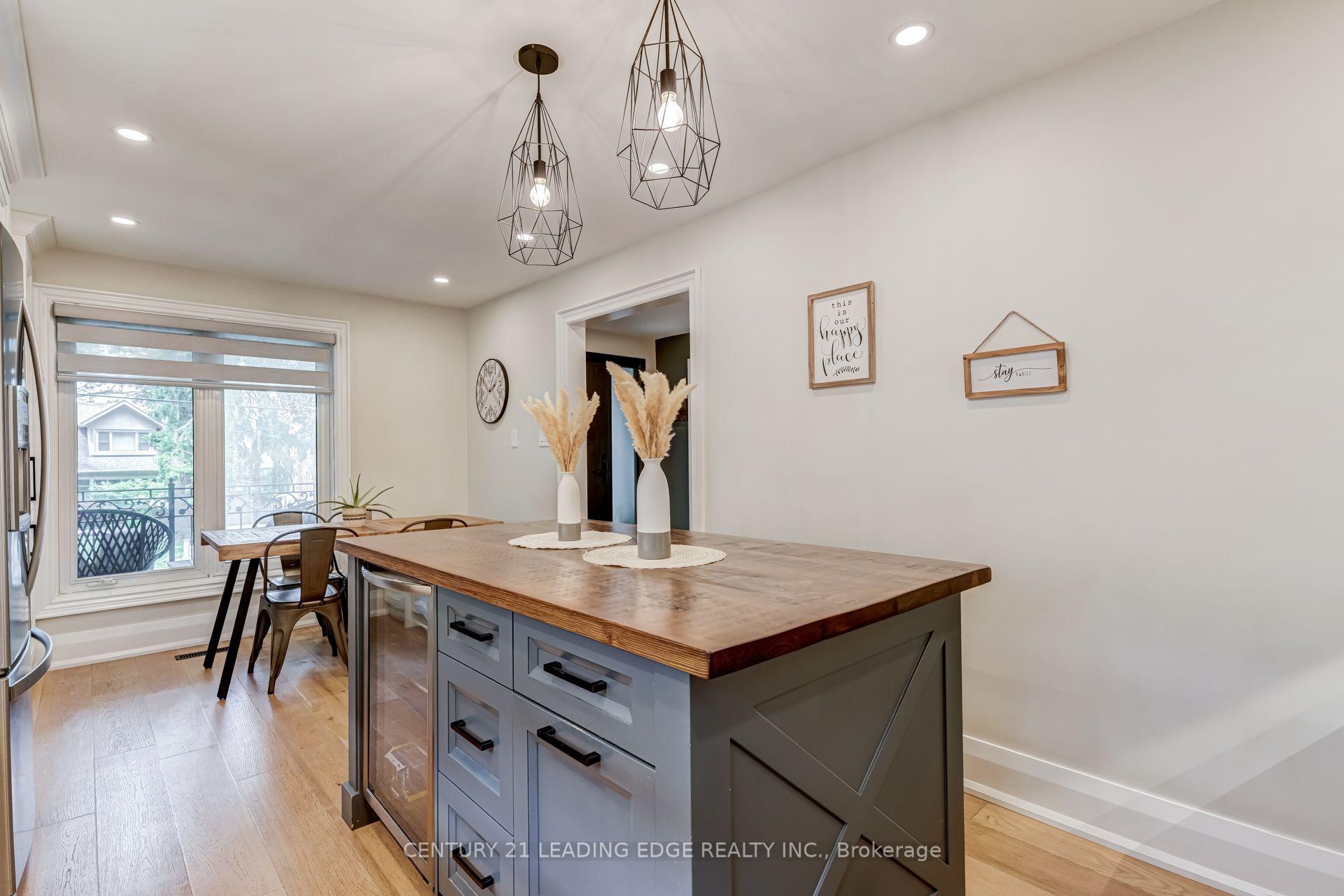 Photo 7 of 5 Mountbatten Road, Etobicoke, Humber Heights — HOMEH