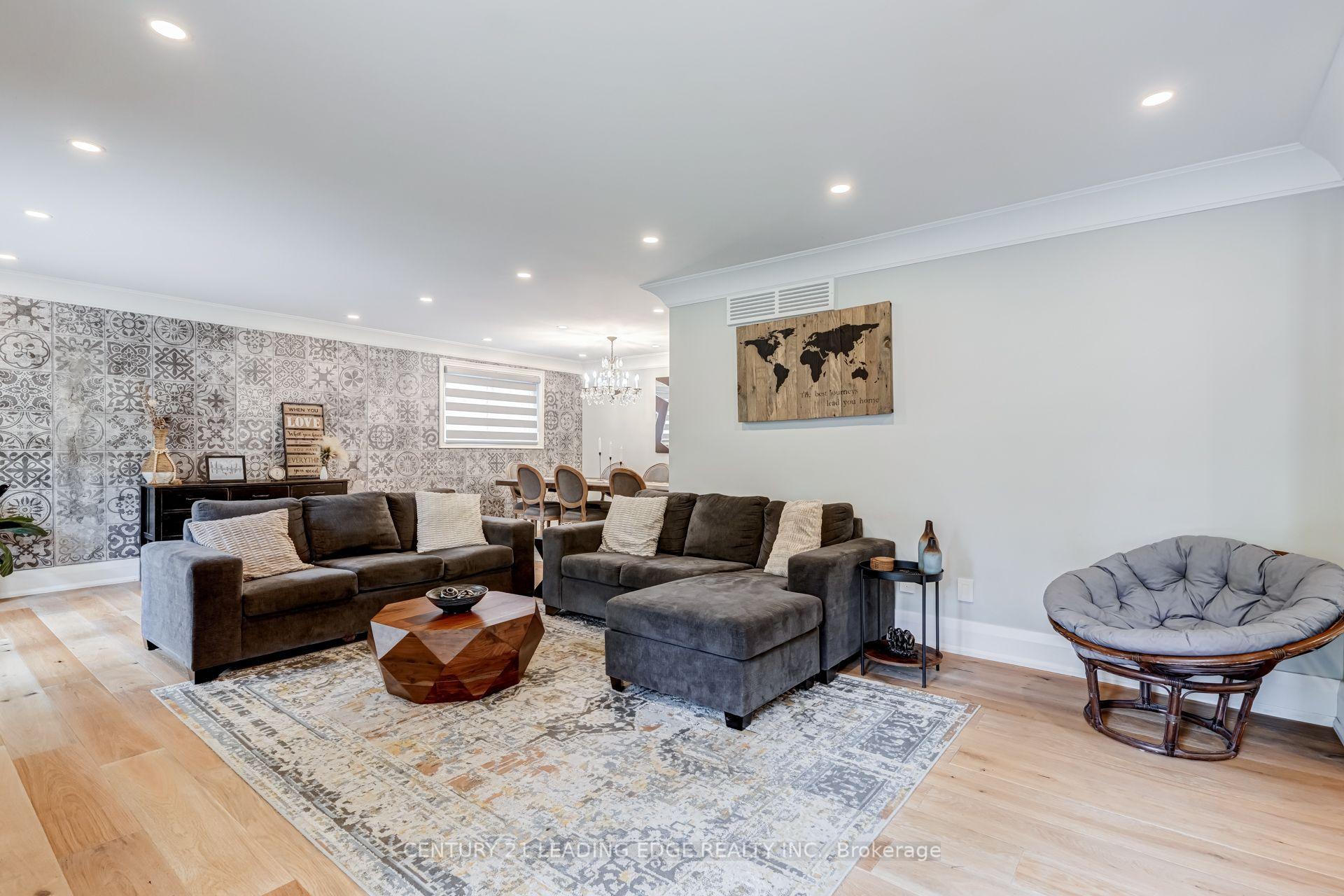 Photo 13 of 5 Mountbatten Road, Etobicoke, Humber Heights — HOMEH
