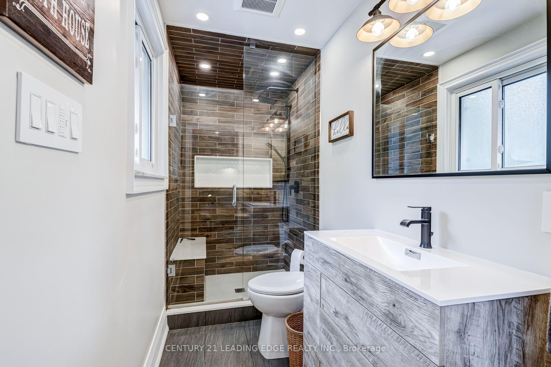 Photo 19 of 5 Mountbatten Road, Etobicoke, Humber Heights — HOMEH