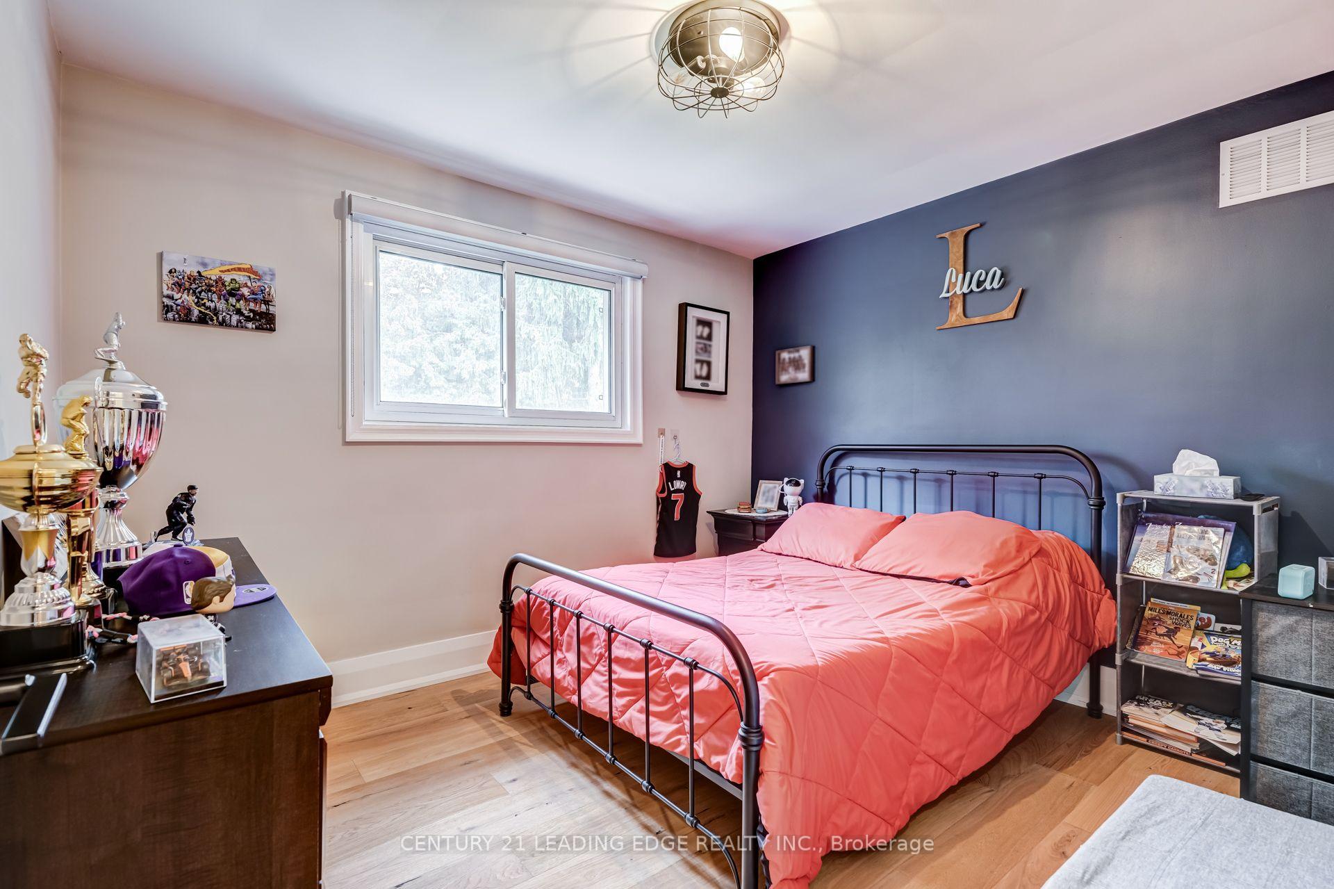 Photo 20 of 5 Mountbatten Road, Etobicoke, Humber Heights — HOMEH