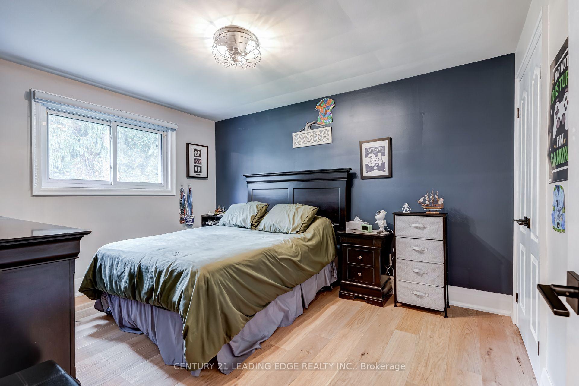 Photo 23 of 5 Mountbatten Road, Etobicoke, Humber Heights — HOMEH