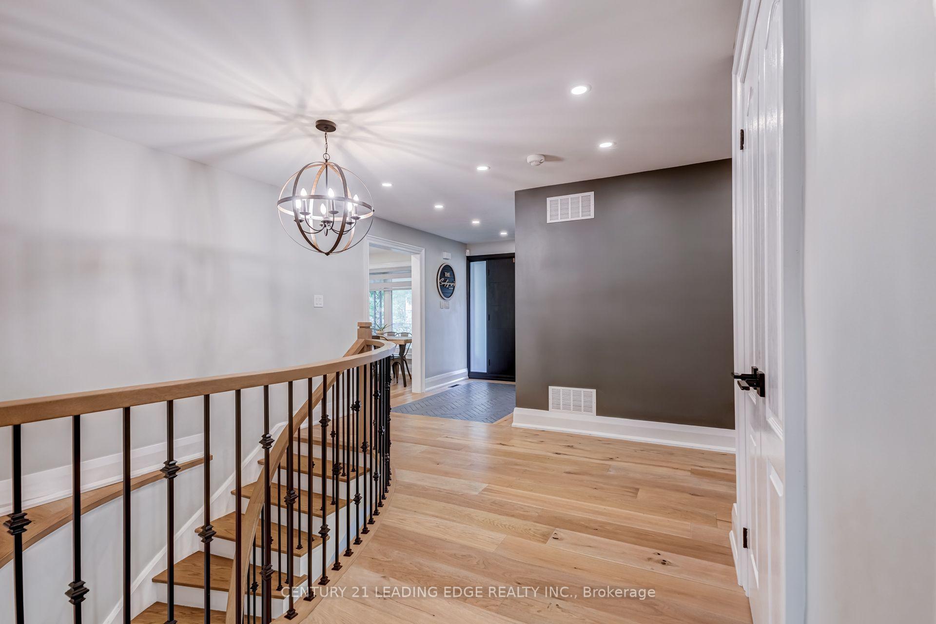 Photo 27 of 5 Mountbatten Road, Etobicoke, Humber Heights — HOMEH