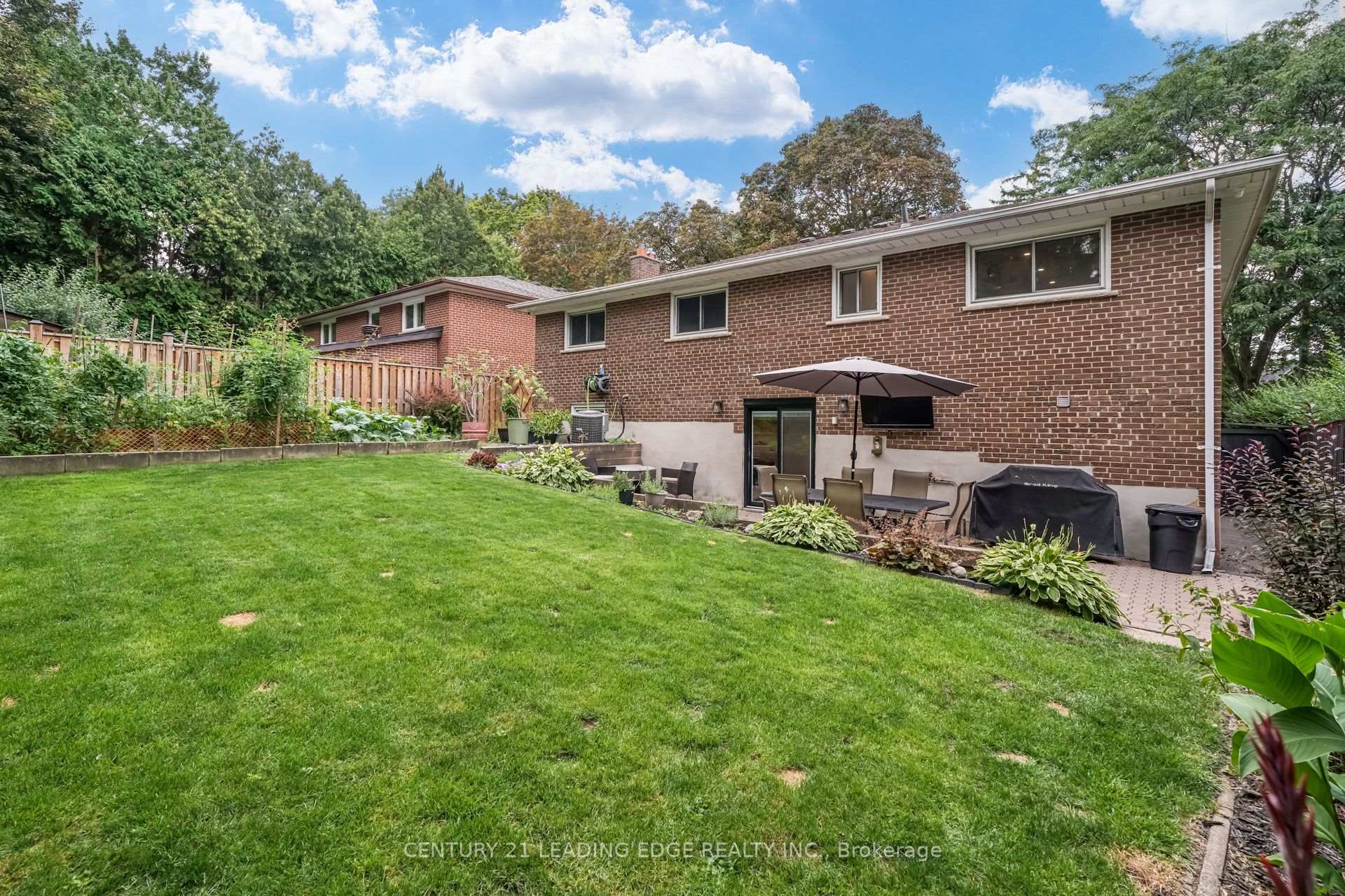 Photo 41 of 5 Mountbatten Road, Etobicoke, Humber Heights — HOMEH