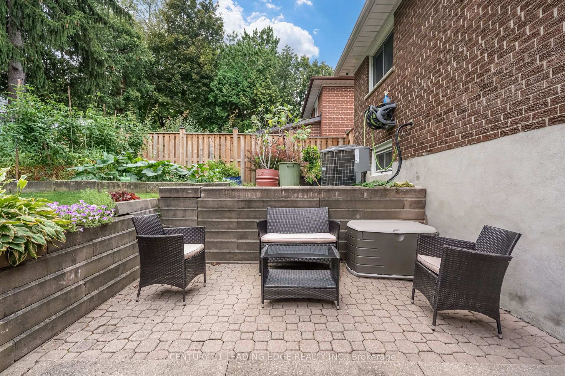 Photo 43 of 5 Mountbatten Road, Etobicoke, Humber Heights — HOMEH