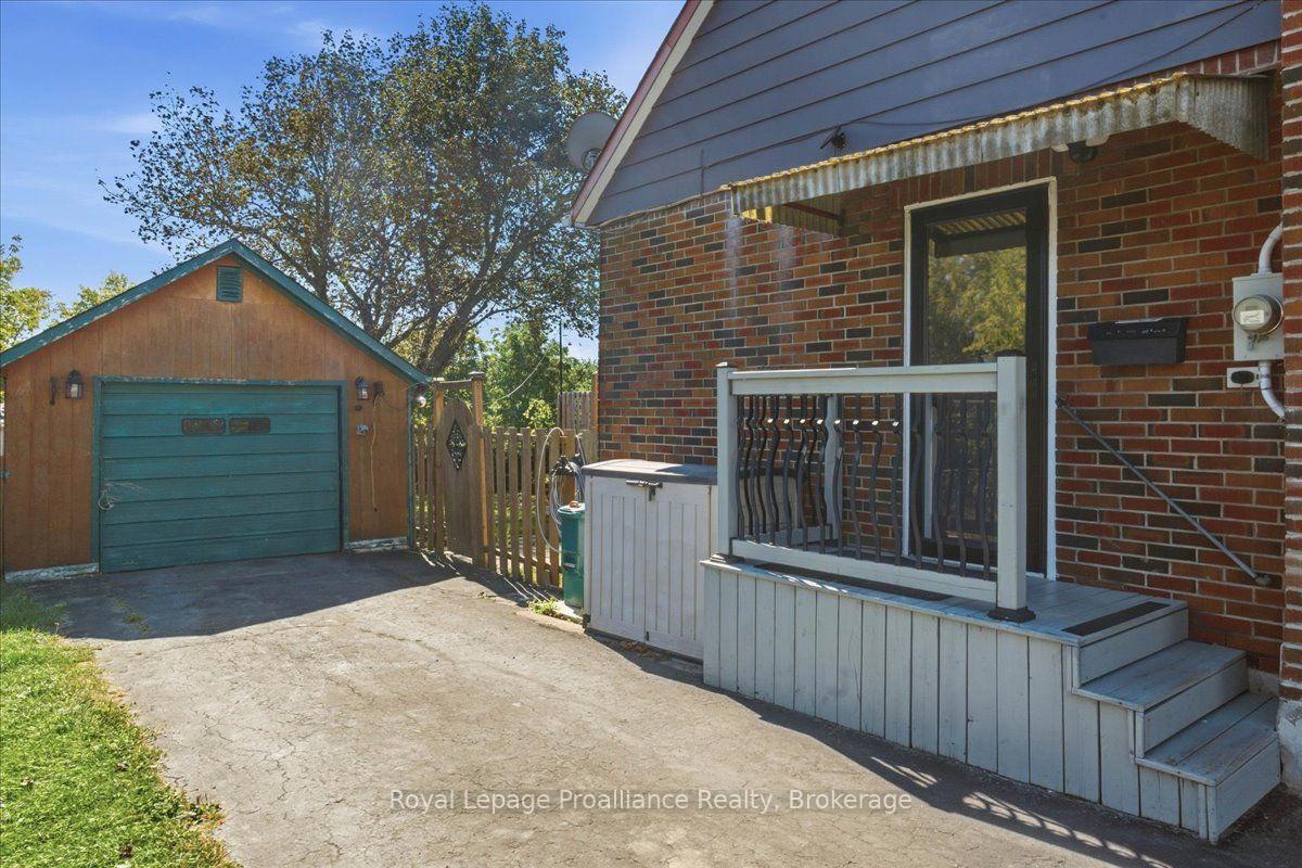 Photo 4 of 93 Bay Drive, Belleville, Belleville Ward — HOMEH