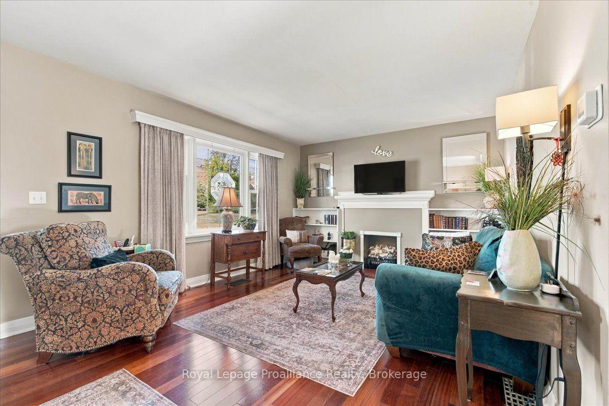 Photo 10 of 93 Bay Drive, Belleville, Belleville Ward — HOMEH