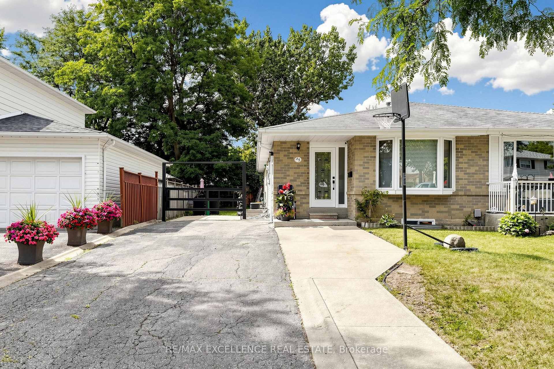 Photo 4 of 25 Graymar Road, Brampton, Northgate — HOMEH