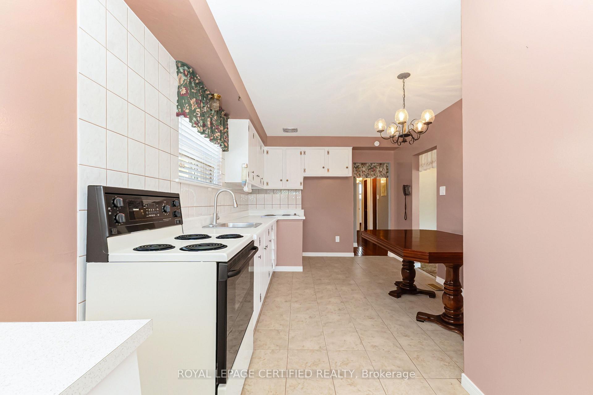Photo 13 of 27 Milner Road, Brampton, Brampton East — HOMEH