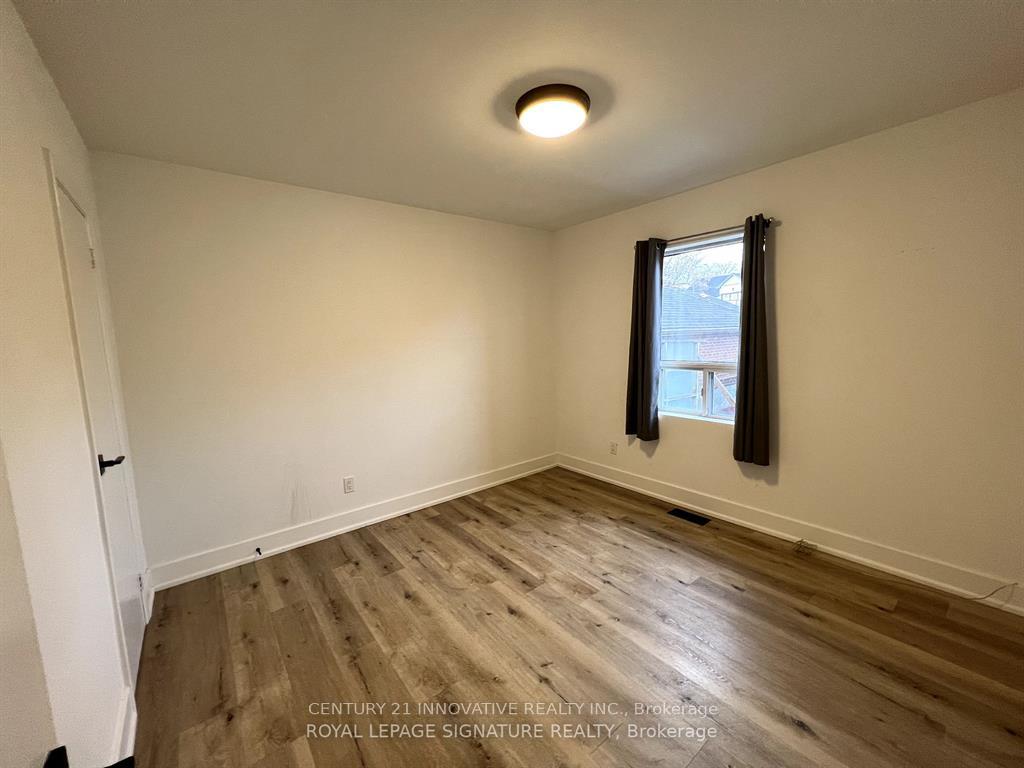 Photo 7 of Unit 1, 127 Treeview Drive, Etobicoke, Alderwood — HOMEH