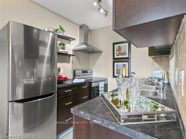 Photo 6 of Unit 303, 200 Charlton Avenue E, Hamilton, Corktown — HOMEH