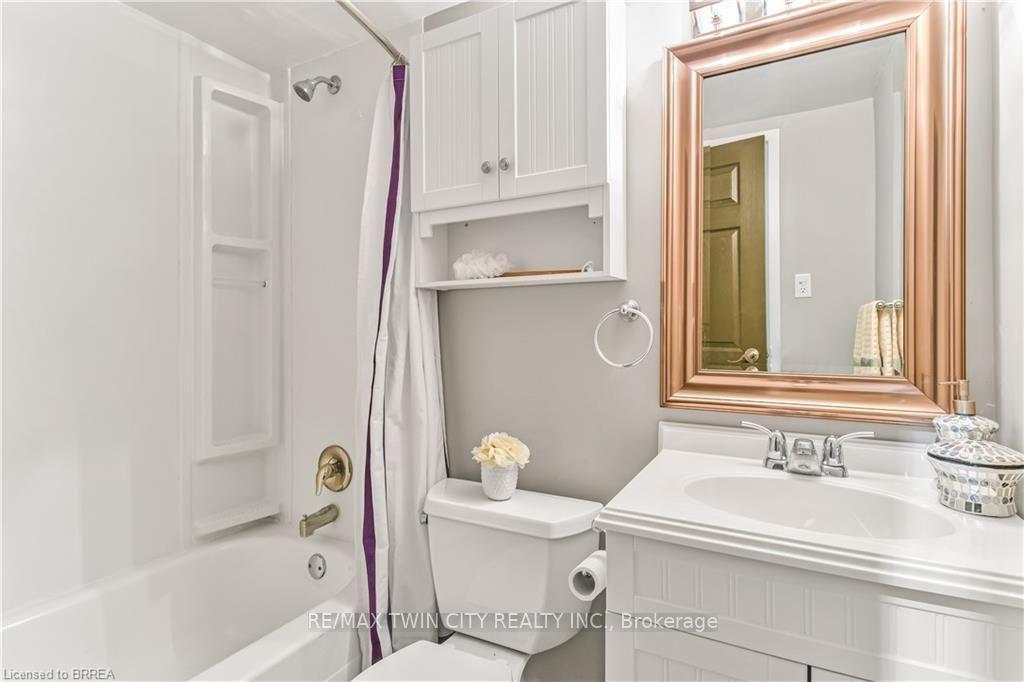 Photo 8 of Unit 303, 200 Charlton Avenue E, Hamilton, Corktown — HOMEH