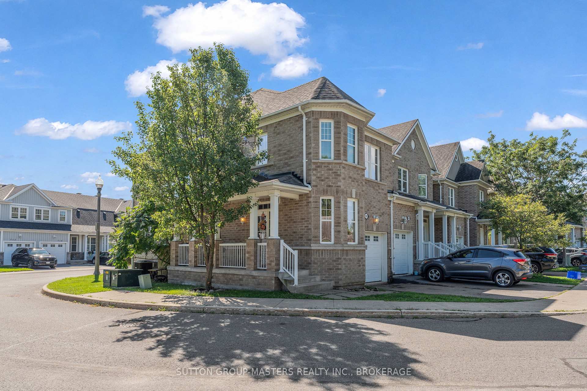 Photo 2 of 901 Newmarket Lane, Kingston, Rideau — HOMEH