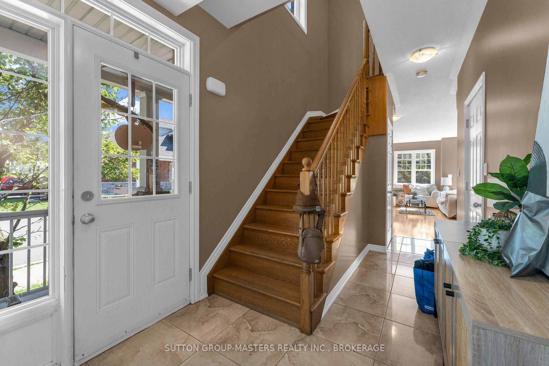 Photo 5 of 901 Newmarket Lane, Kingston, Rideau — HOMEH