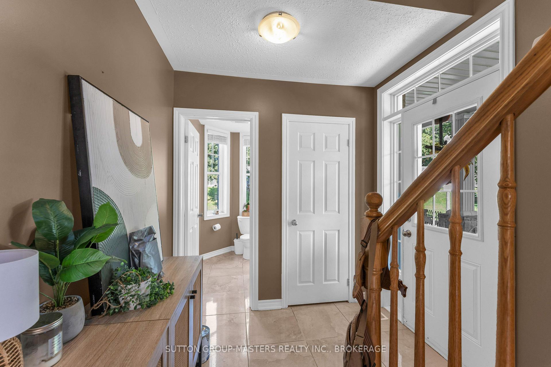 Photo 6 of 901 Newmarket Lane, Kingston, Rideau — HOMEH
