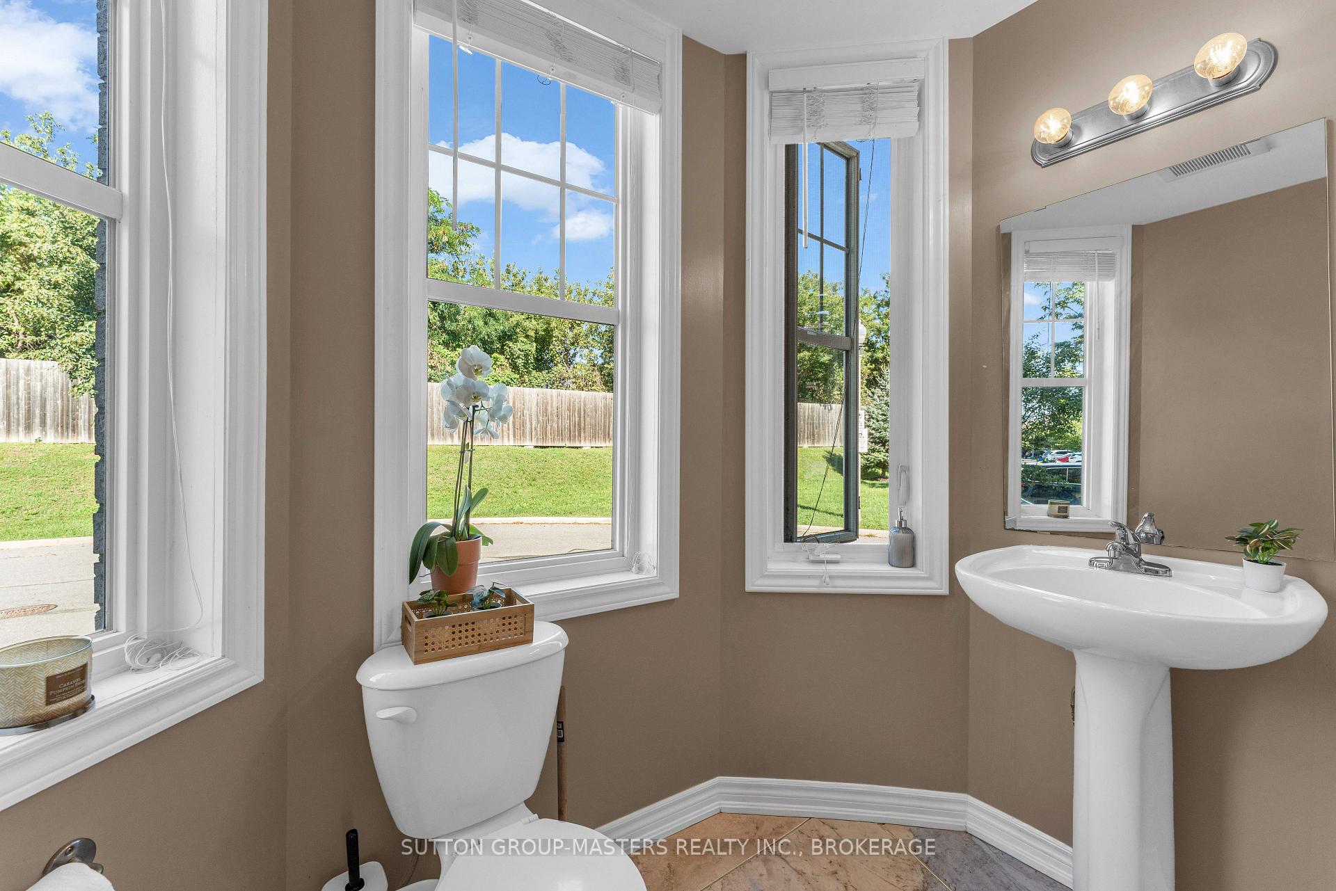Photo 7 of 901 Newmarket Lane, Kingston, Rideau — HOMEH