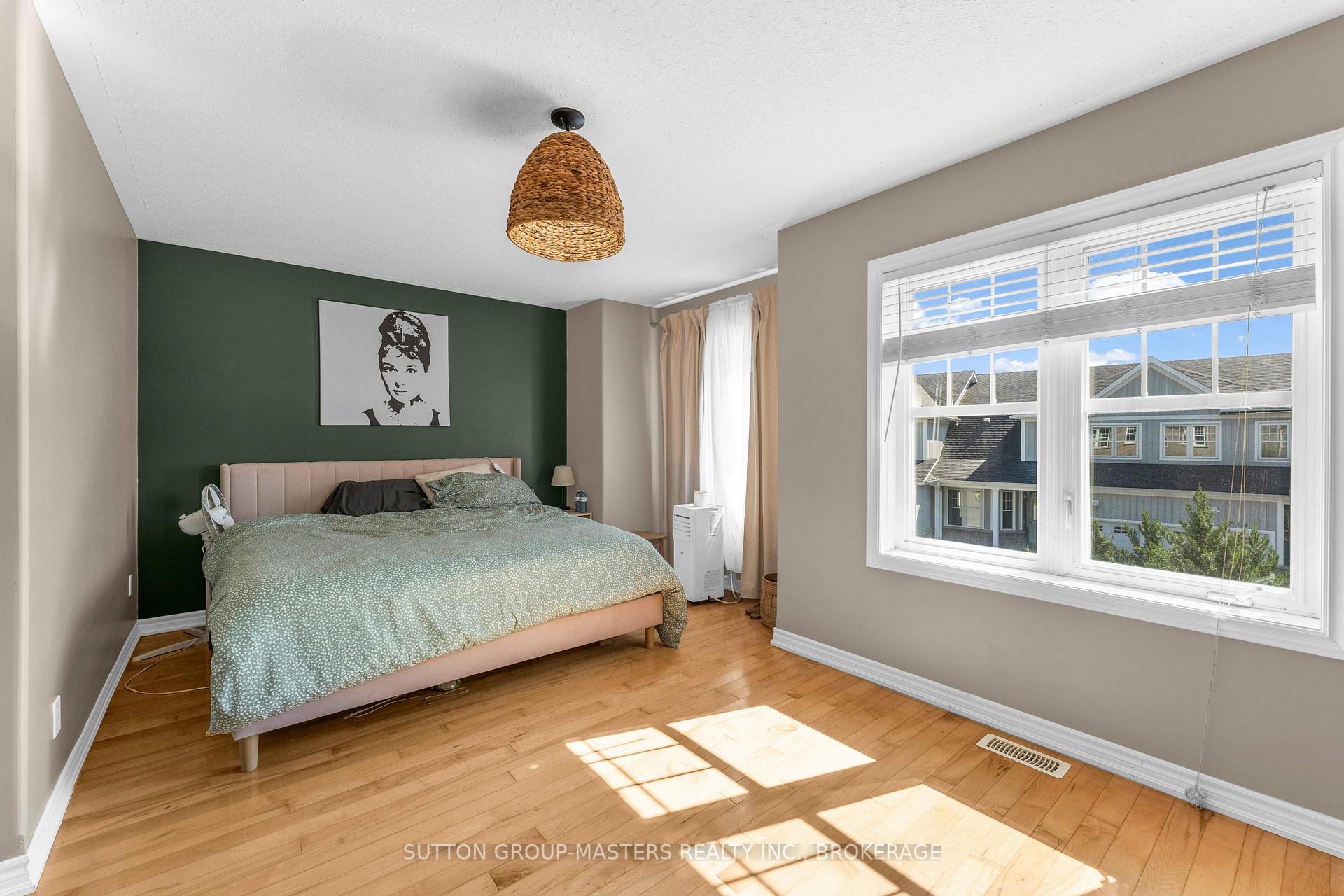 Photo 18 of 901 Newmarket Lane, Kingston, Rideau — HOMEH