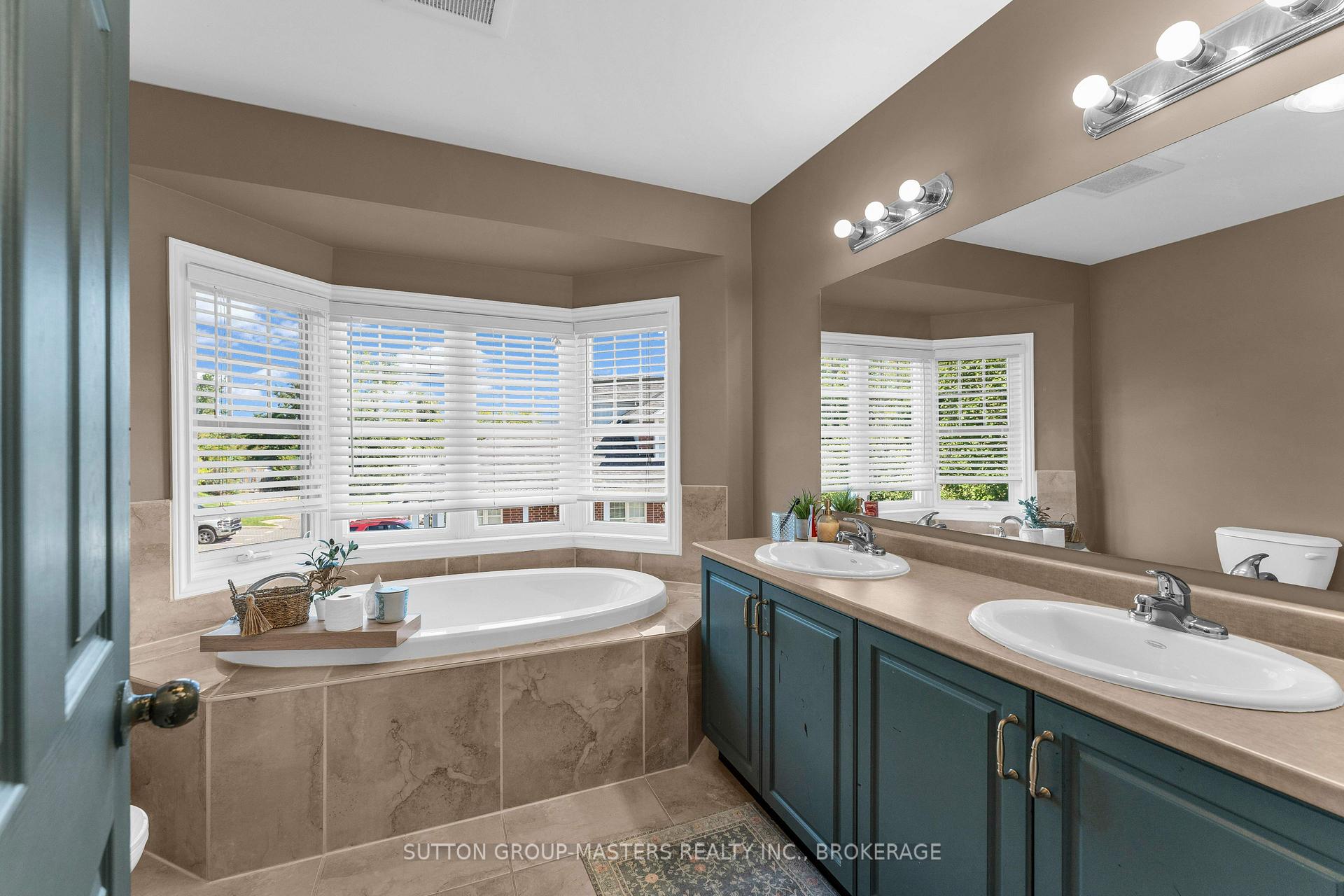 Photo 23 of 901 Newmarket Lane, Kingston, Rideau — HOMEH