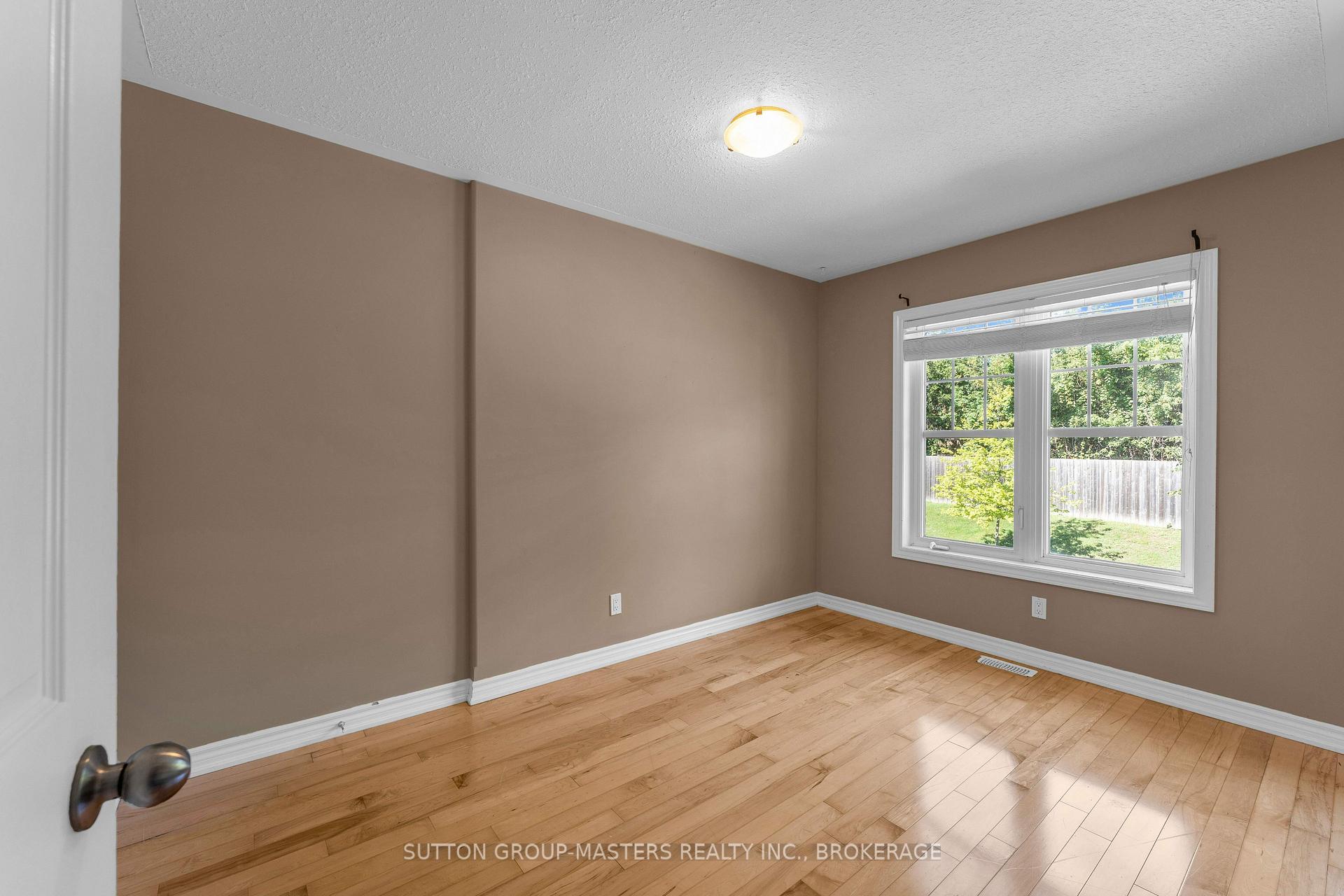 Photo 25 of 901 Newmarket Lane, Kingston, Rideau — HOMEH
