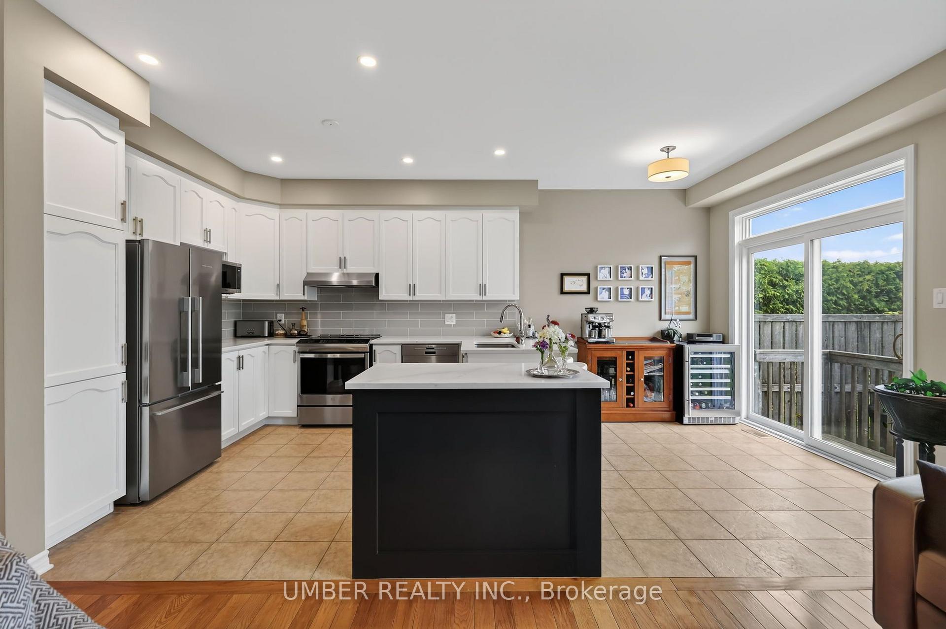 Photo 7 of 136 Windance Crescent, Ottawa, Kanata - Morgan's Grant/South March — HOMEH