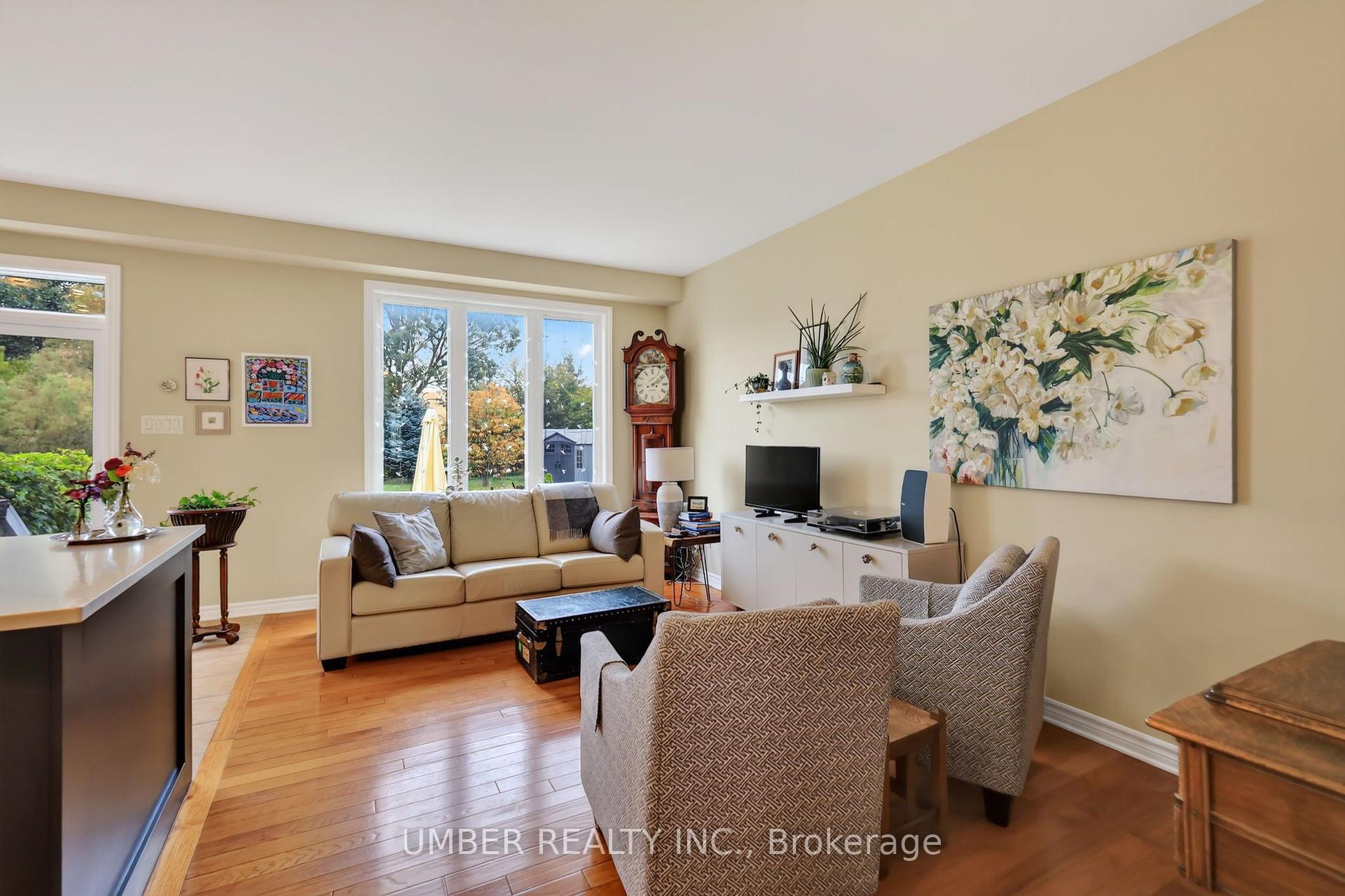 Photo 11 of 136 Windance Crescent, Ottawa, Kanata - Morgan's Grant/South March — HOMEH