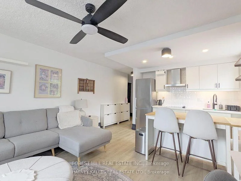 Photo 4 of Unit 301, 204 Kingston Road, Toronto, Woodbine Corridor — HOMEH