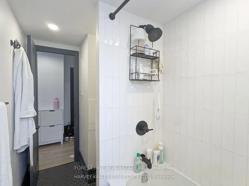 Photo 11 of Unit 301, 204 Kingston Road, Toronto, Woodbine Corridor — HOMEH
