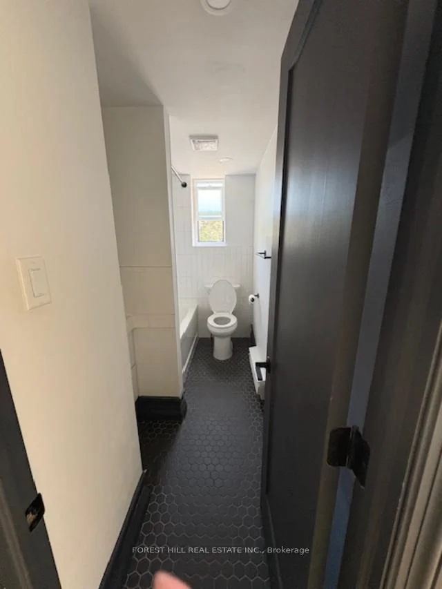 Photo 14 of Unit 301, 204 Kingston Road, Toronto, Woodbine Corridor — HOMEH
