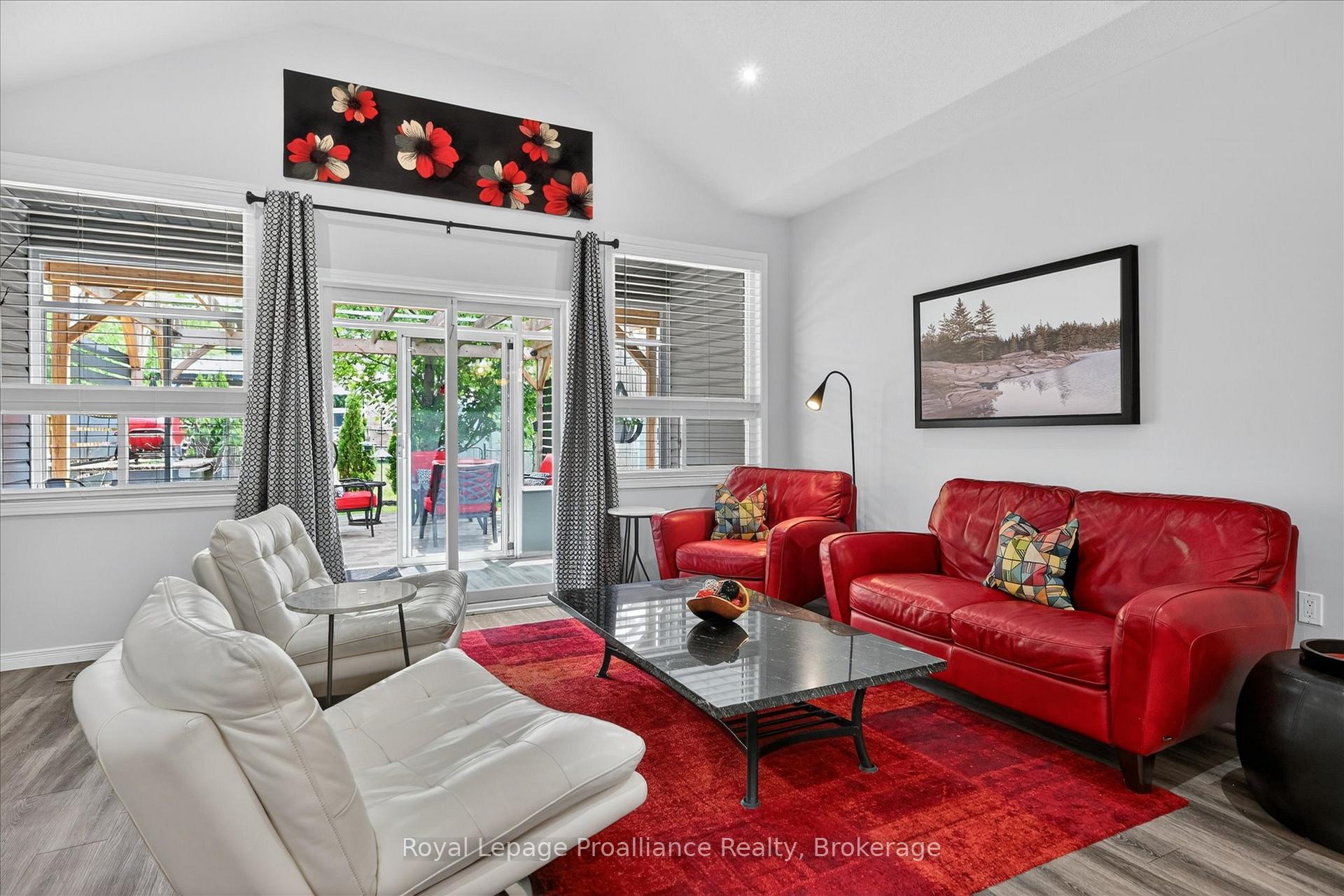 Photo 10 of 645 Goodwin Terrace, Peterborough, Monaghan Ward 2 — HOMEH