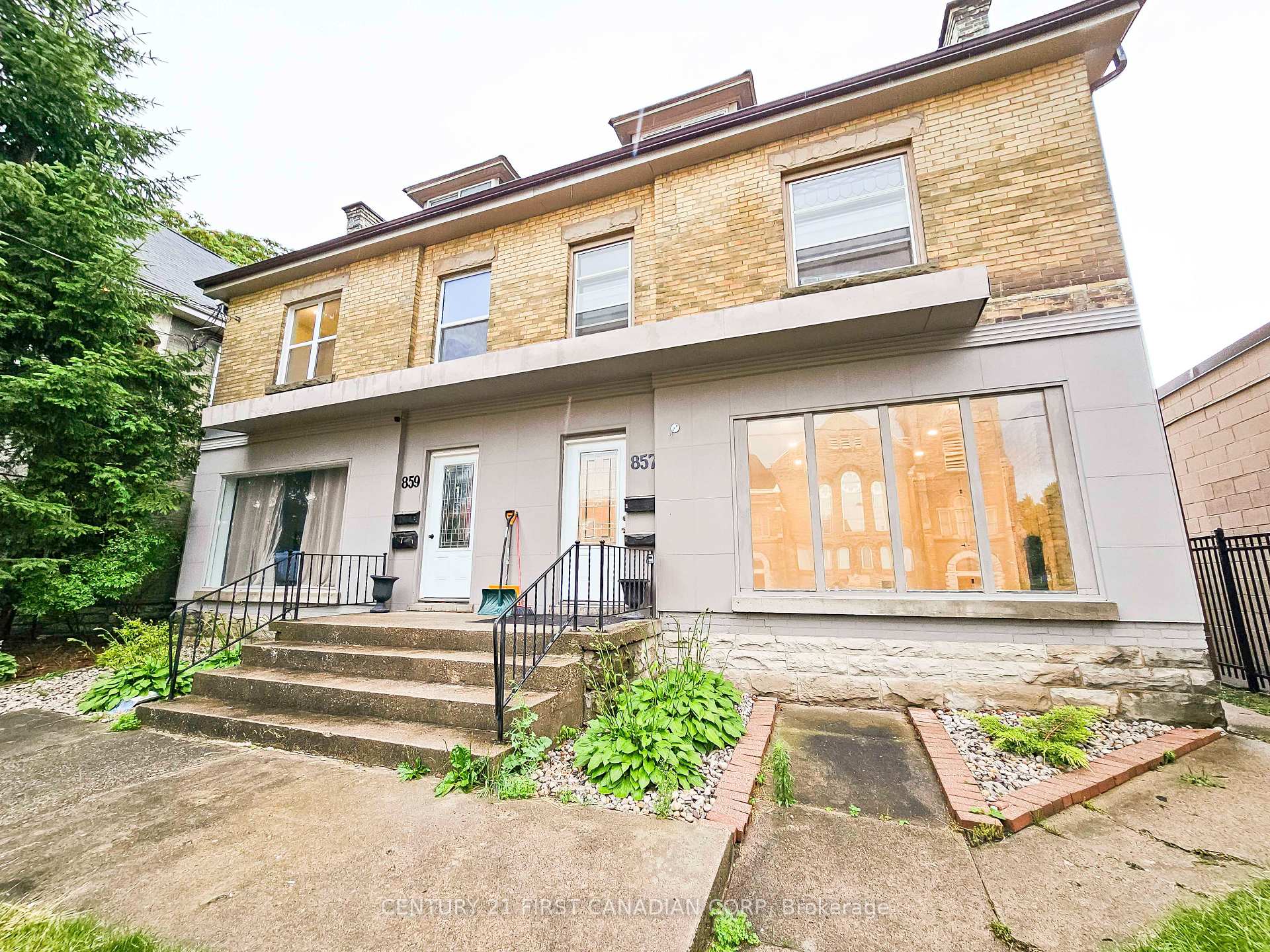 Photo 2 of Unit Apt 2, 859 Dundas Street, London, East L — HOMEH