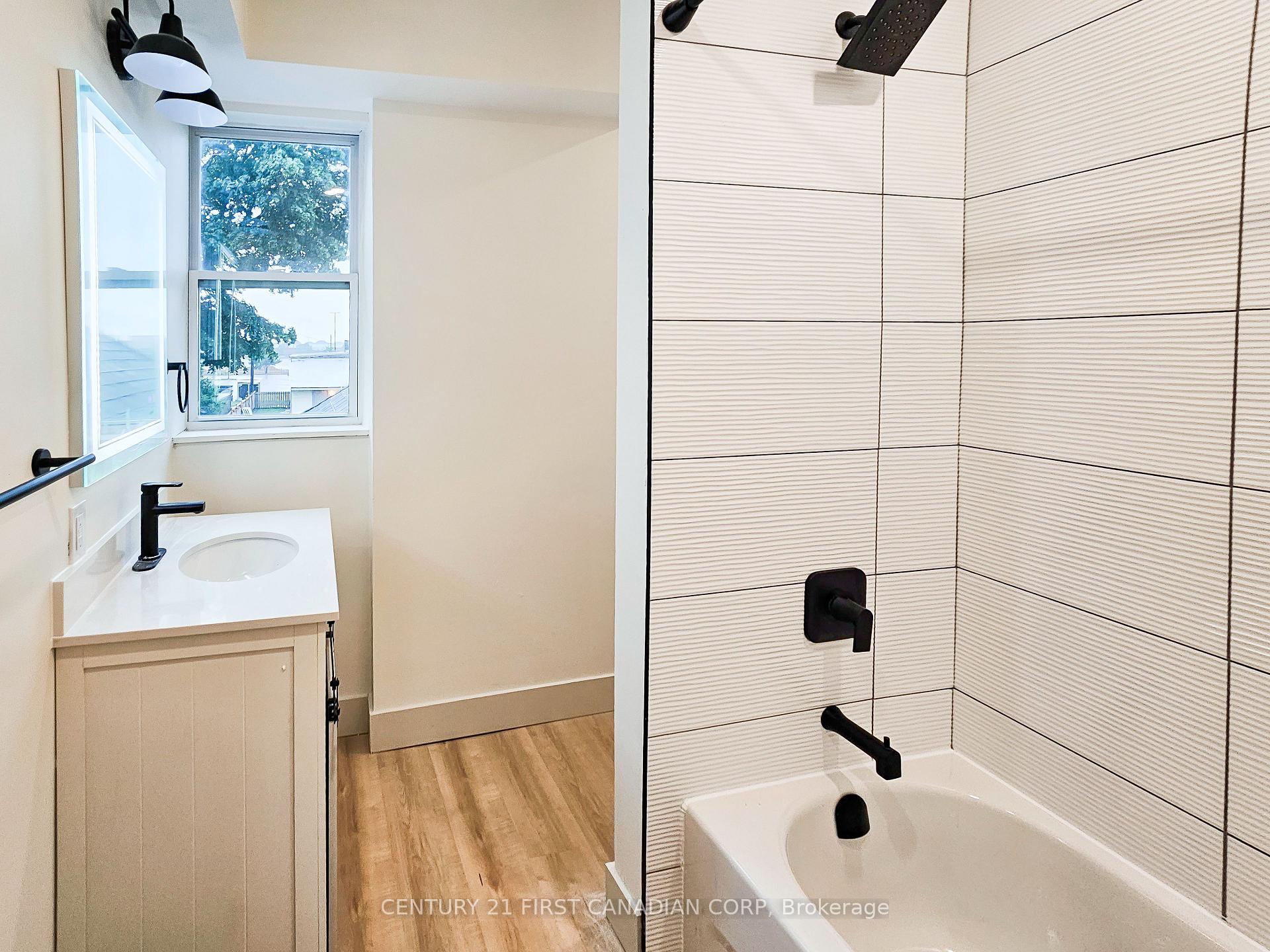 Photo 6 of Unit Apt 2, 859 Dundas Street, London, East L — HOMEH
