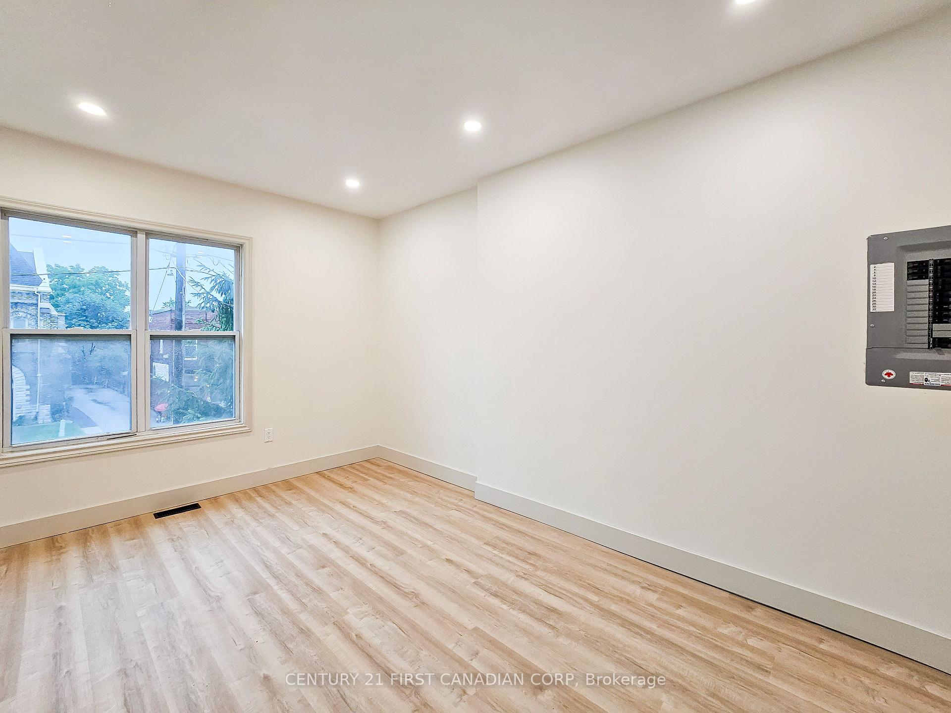 Photo 7 of Unit Apt 2, 859 Dundas Street, London, East L — HOMEH