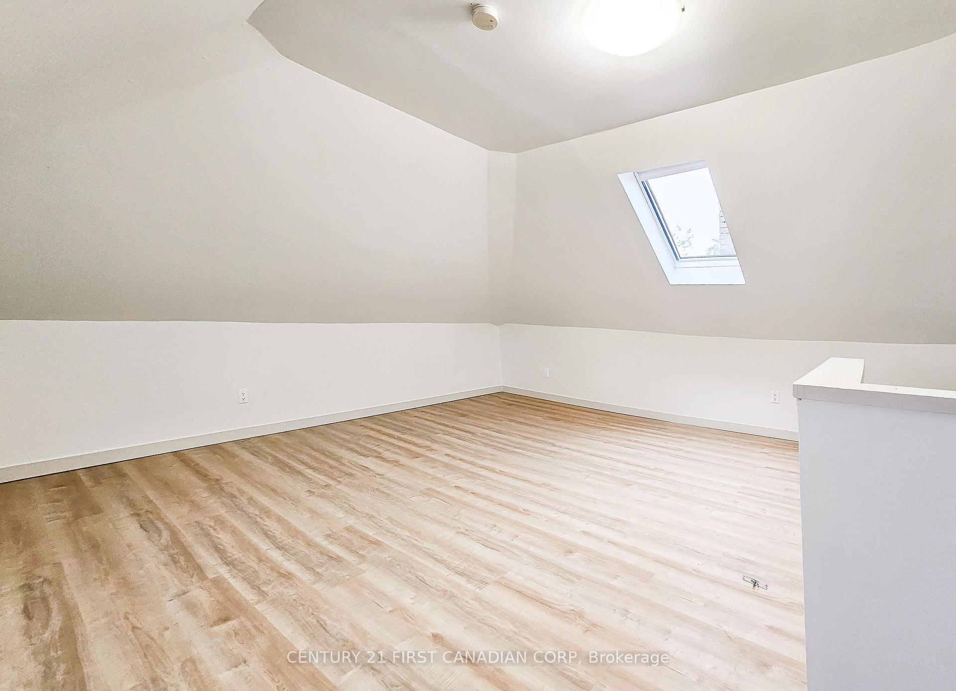 Photo 8 of Unit Apt 2, 859 Dundas Street, London, East L — HOMEH