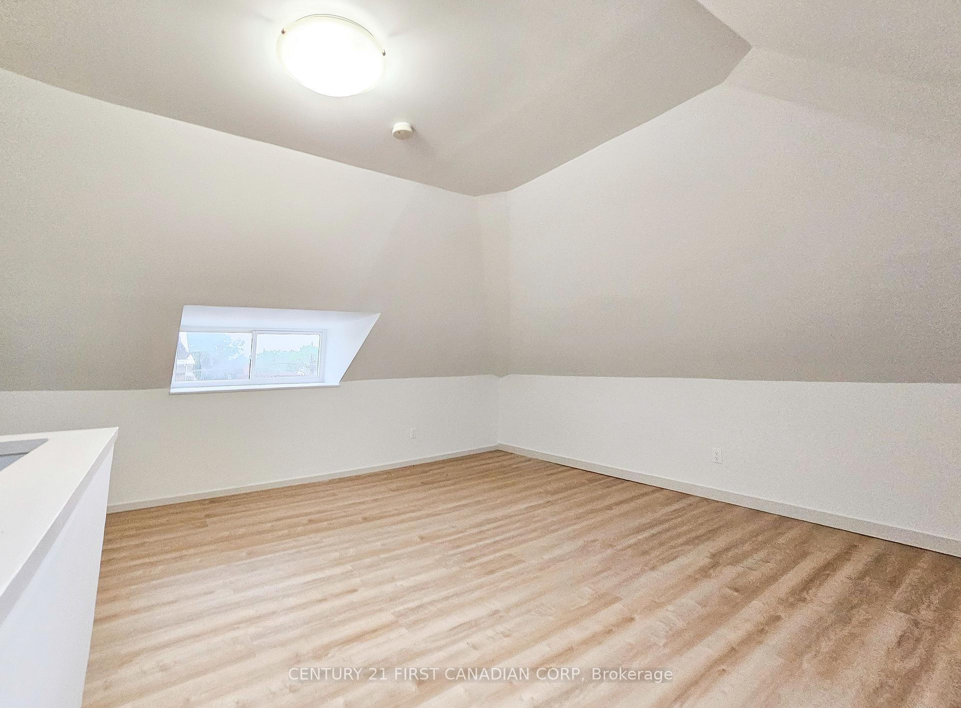 Photo 9 of Unit Apt 2, 859 Dundas Street, London, East L — HOMEH